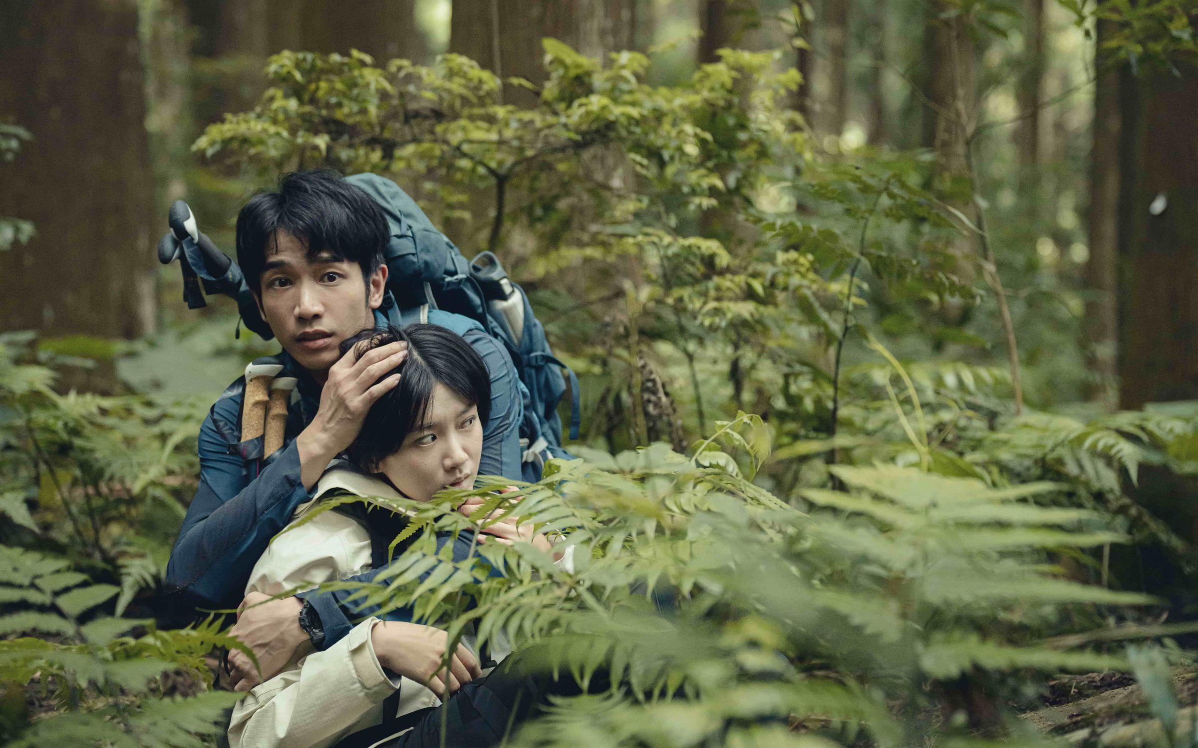 劉以豪、袁澧林首度合作，演出山中落難情侶。（威視提供）