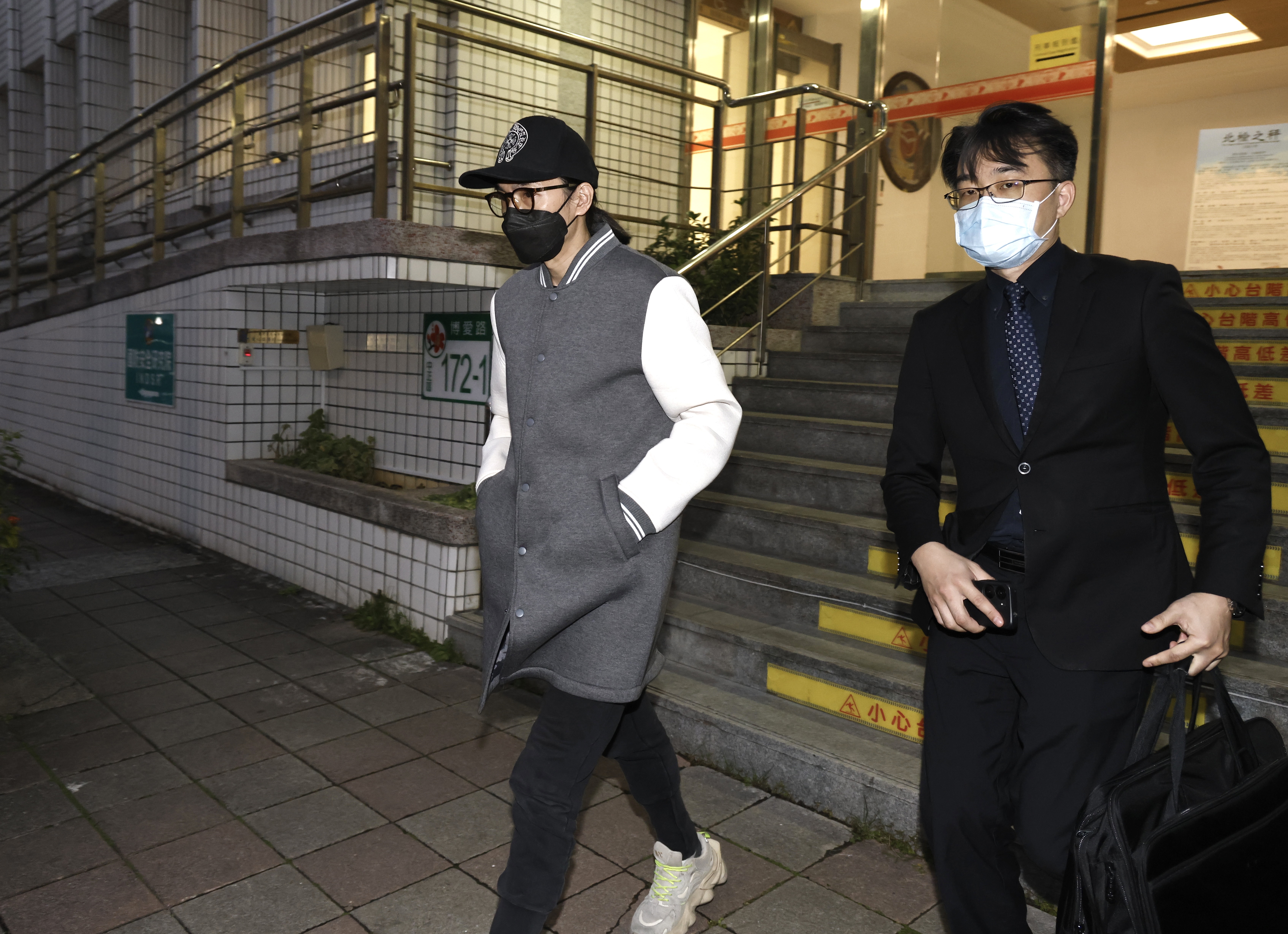 北市大安區「精舍命案」有重大進展，藝人李威（左）涉嫌傷害致死，今（24日）改列被告。