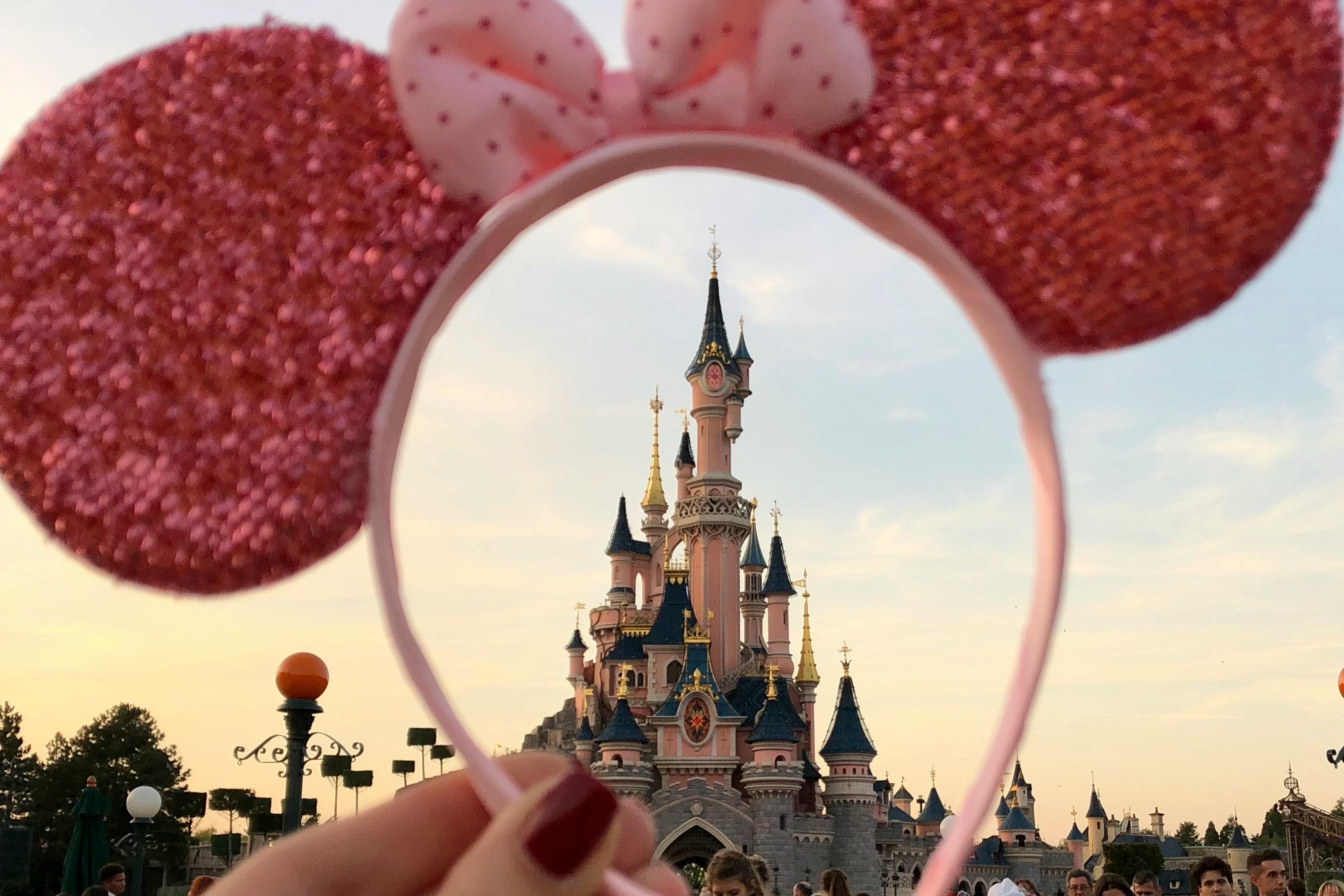 巴黎迪士尼樂園近日爆出驚人醜聞。示意圖（pexels提供）