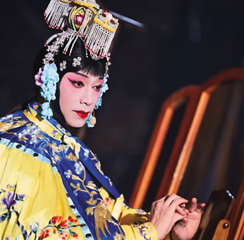 AKIRA在綜藝節目《披荊斬棘4》，男扮女裝挑戰京劇角色虞姬，這扮相好像有點美。（翻攝自AKIRA微博）