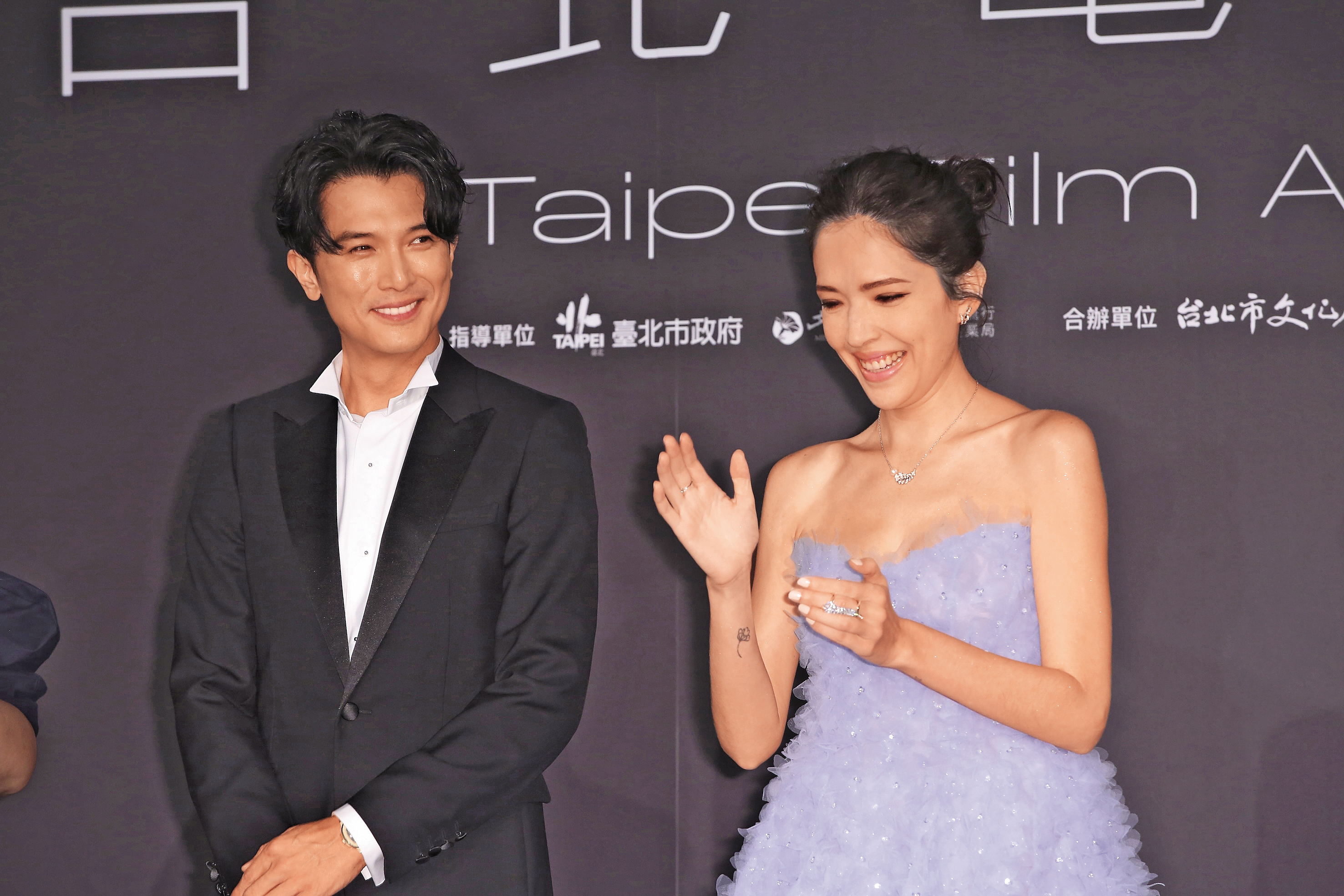 邱澤(左)與許瑋甯(右)因為合作電影相戀,2021年底閃婚,今年更迎來兒子Ian。