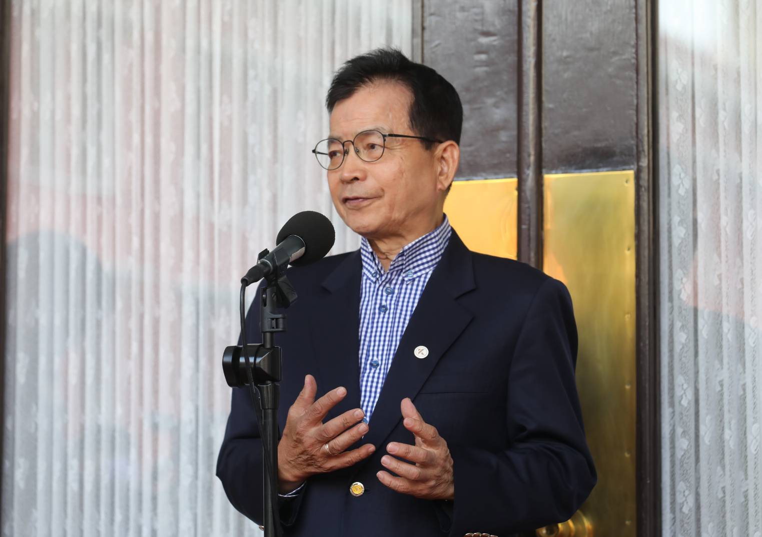 賴士葆指出，陳水扁目前的情況不適用特赦，只能用「大赦」。