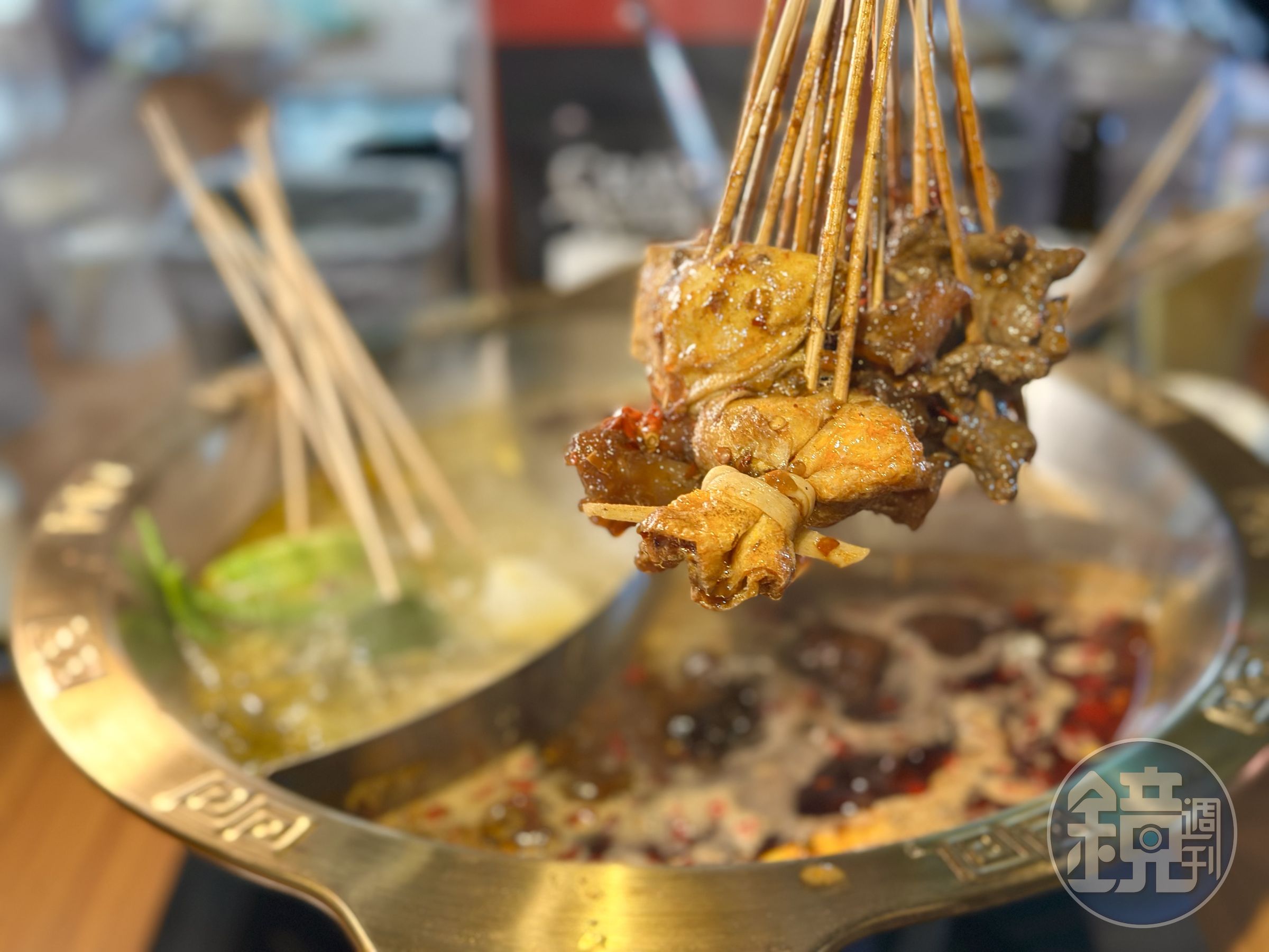 「ABV串串啤酒館」把麻辣串串鍋結合精釀啤酒,非常適合年末聚餐。