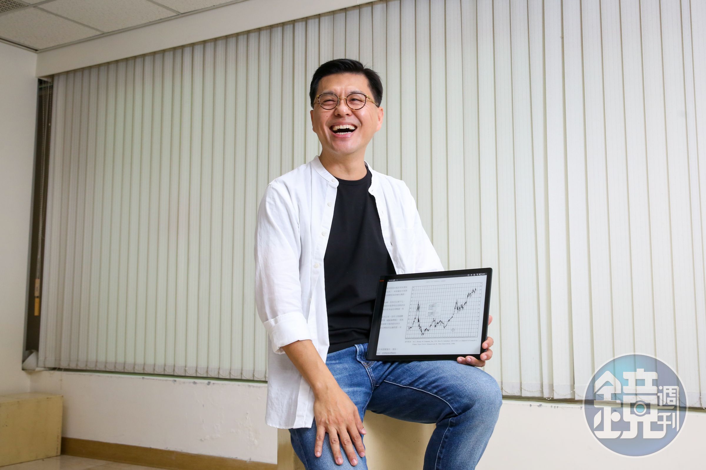 李紹鋒7成部位長抱美股股債平衡型ETF:AOA,10年來助攻資產翻倍。