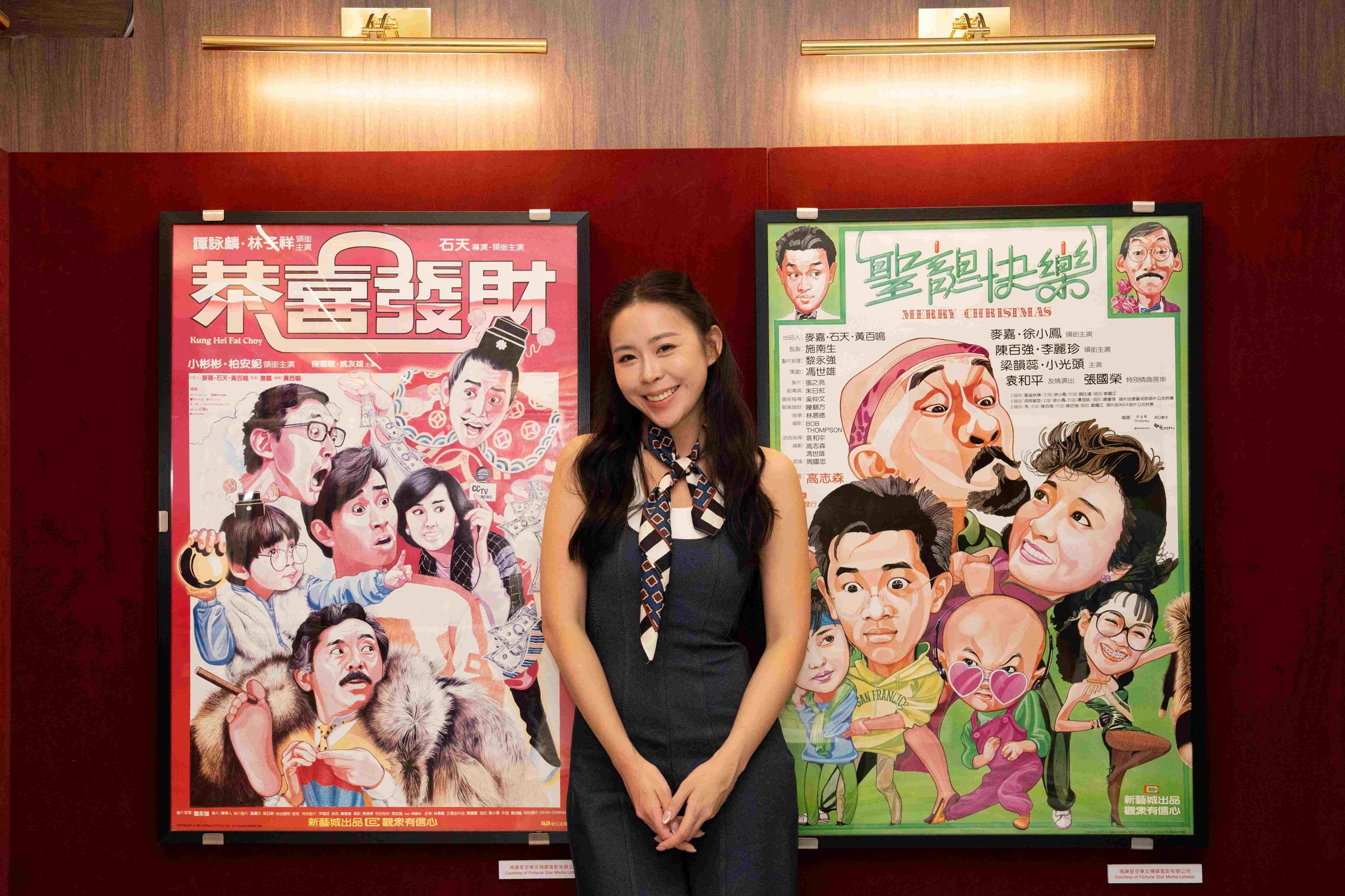 麥嘉、徐小鳳、陳百強主演的《聖誕快樂》和1985年石天、譚詠麟、林子祥主演的賀歲片《恭喜發財》的手繪電影海報,也是觀賞重點。(港鐵提供)
