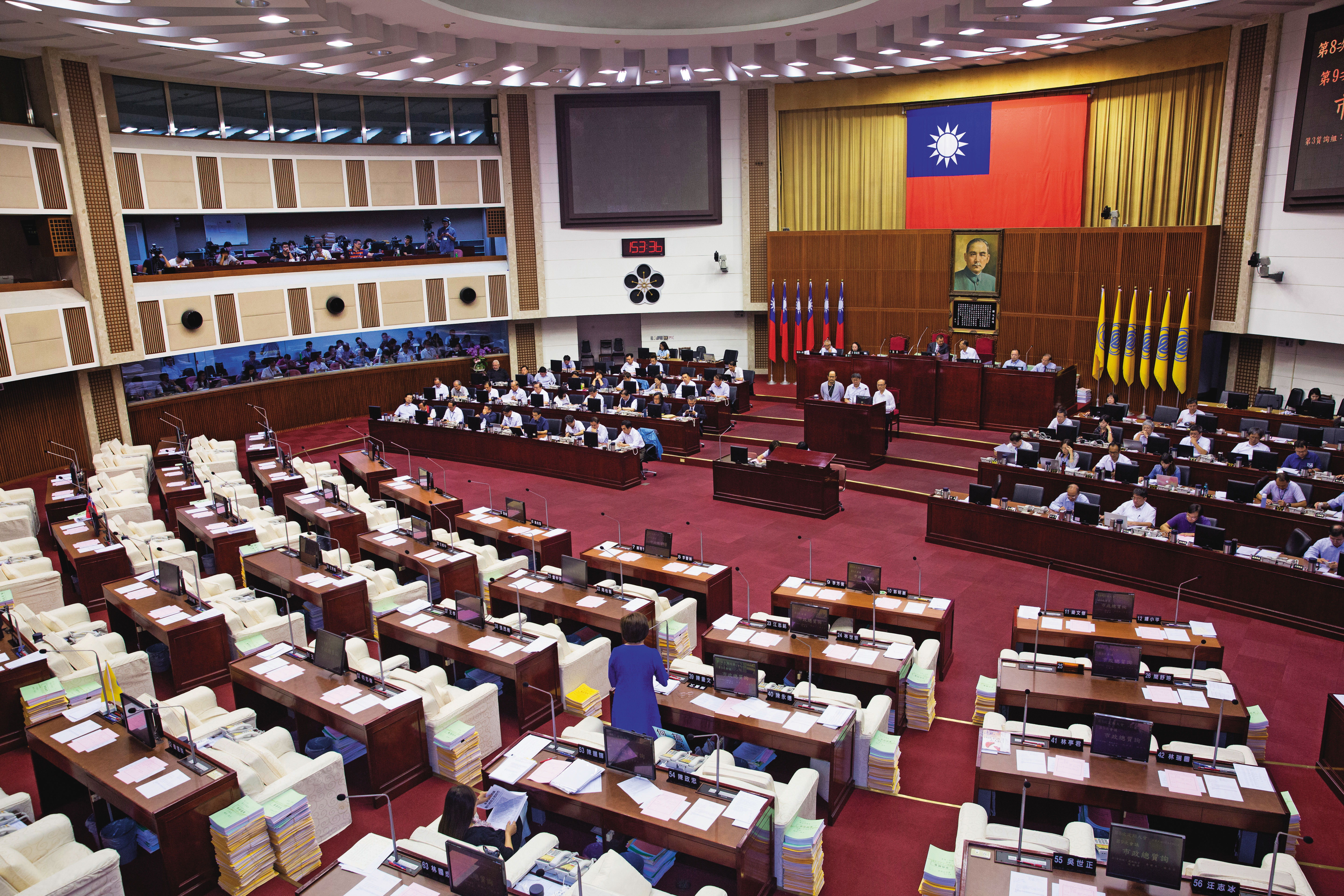 檢廉懷疑有其他議員涉嫌護航，不排除發動新一波約談行動。