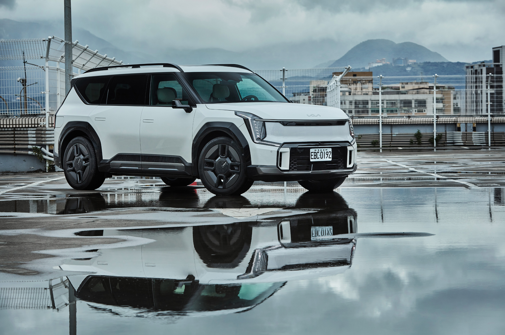 【鏡試駕】歐巴的移動城堡！Kia EV9將如何改變我們的家庭生活？