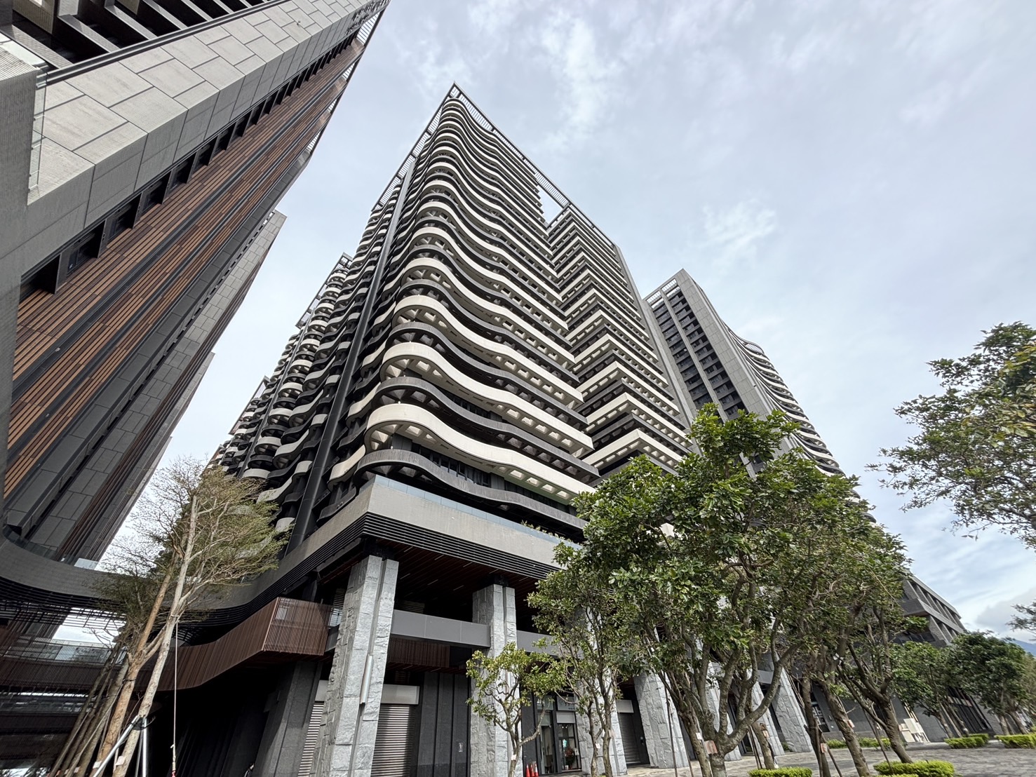 淡海新市鎮中心商業區成為房市新熱點,生活機能也逐漸到位。(信義房屋提供)