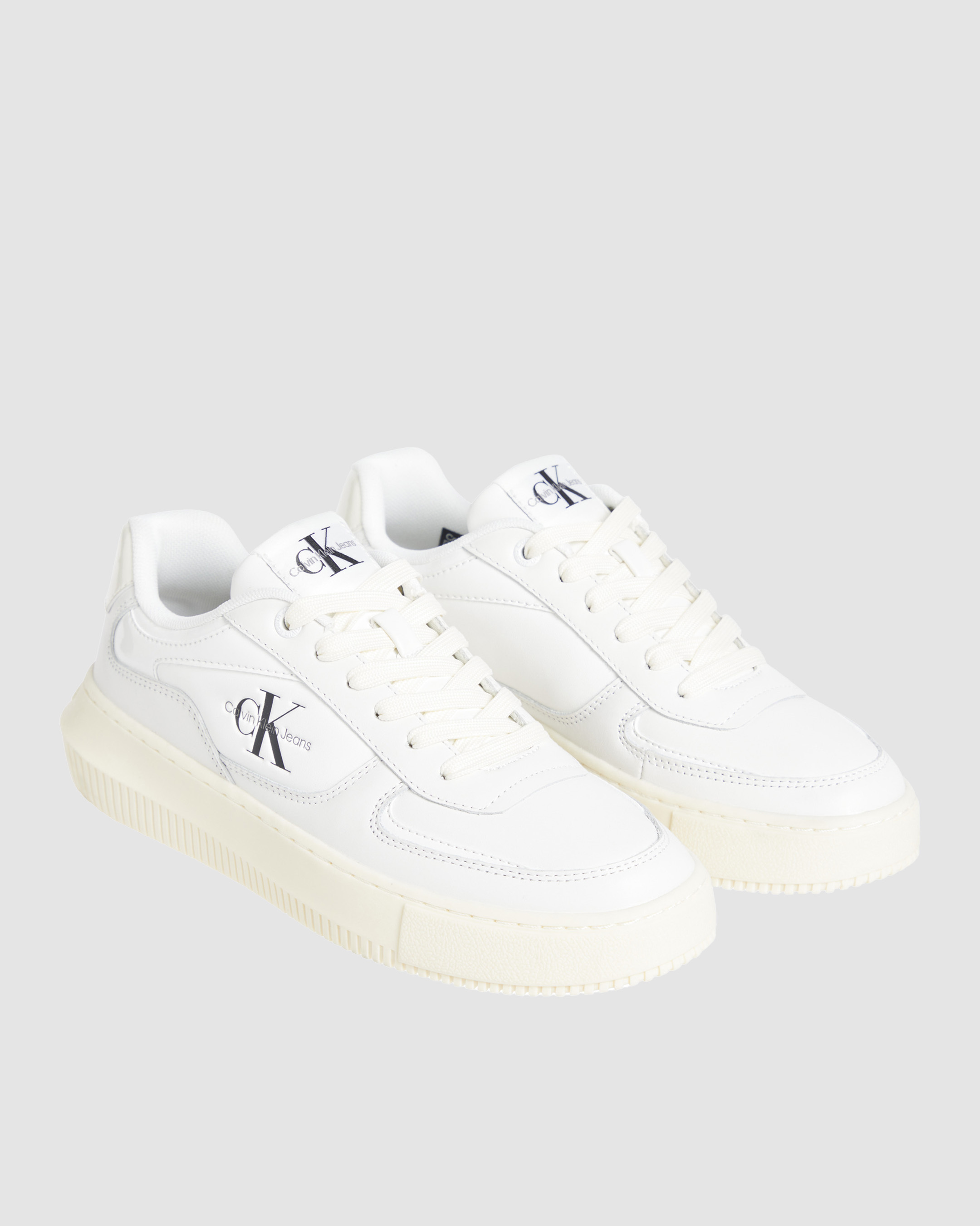 標誌皮革運動鞋。NT$5,280（Calvin Klein提供）