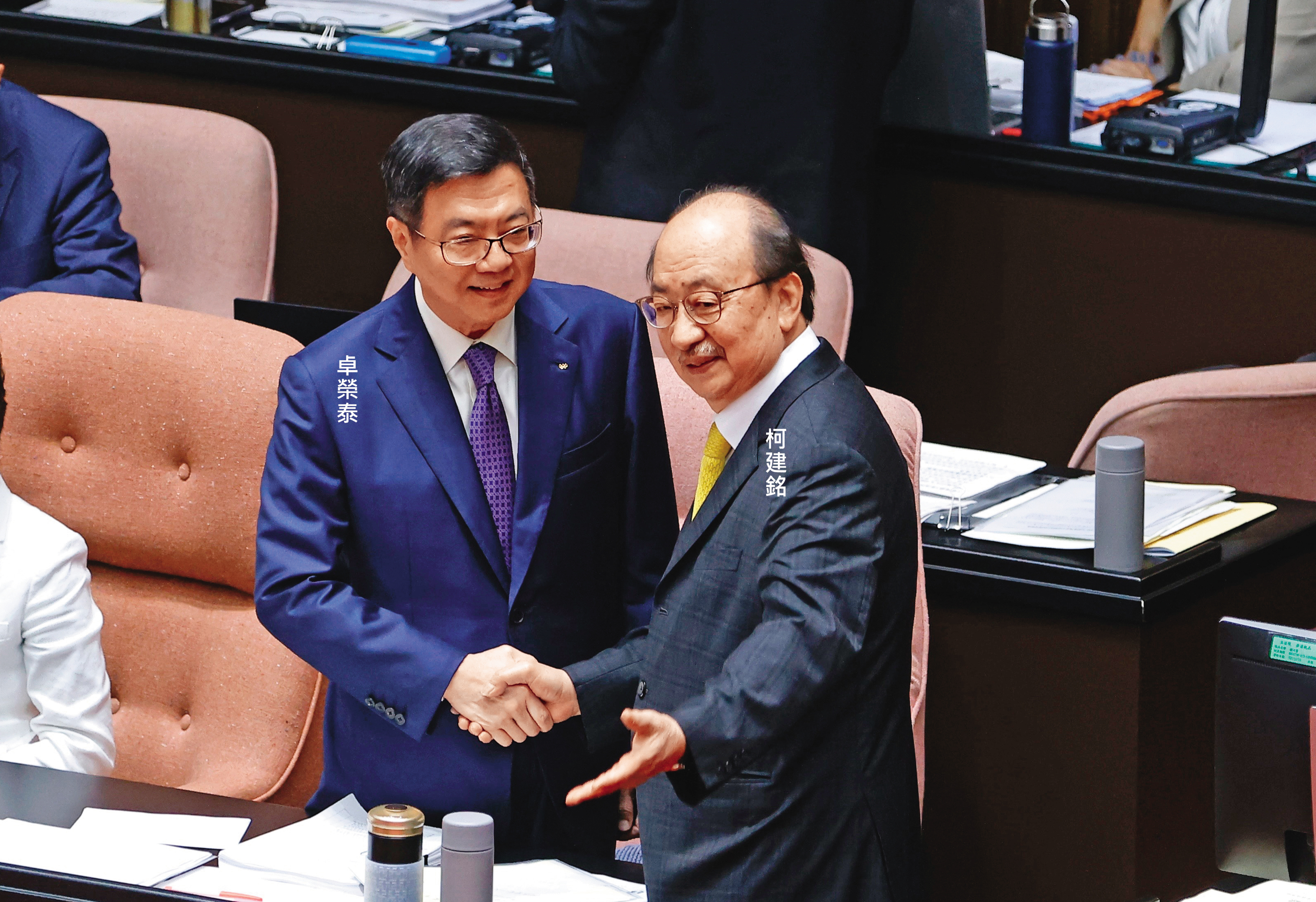 卓榮泰以其溫和性格、柔軟身段，在立院總質詢至今有驚無險。