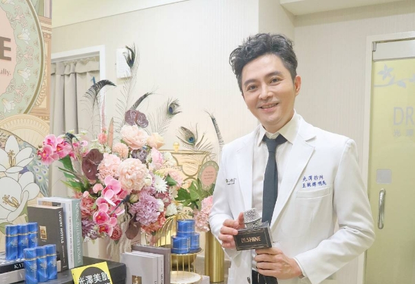 針對各種爆料，王朝輝今出面一一回應了。（翻攝自美肌教主 DR.王朝輝臉書）