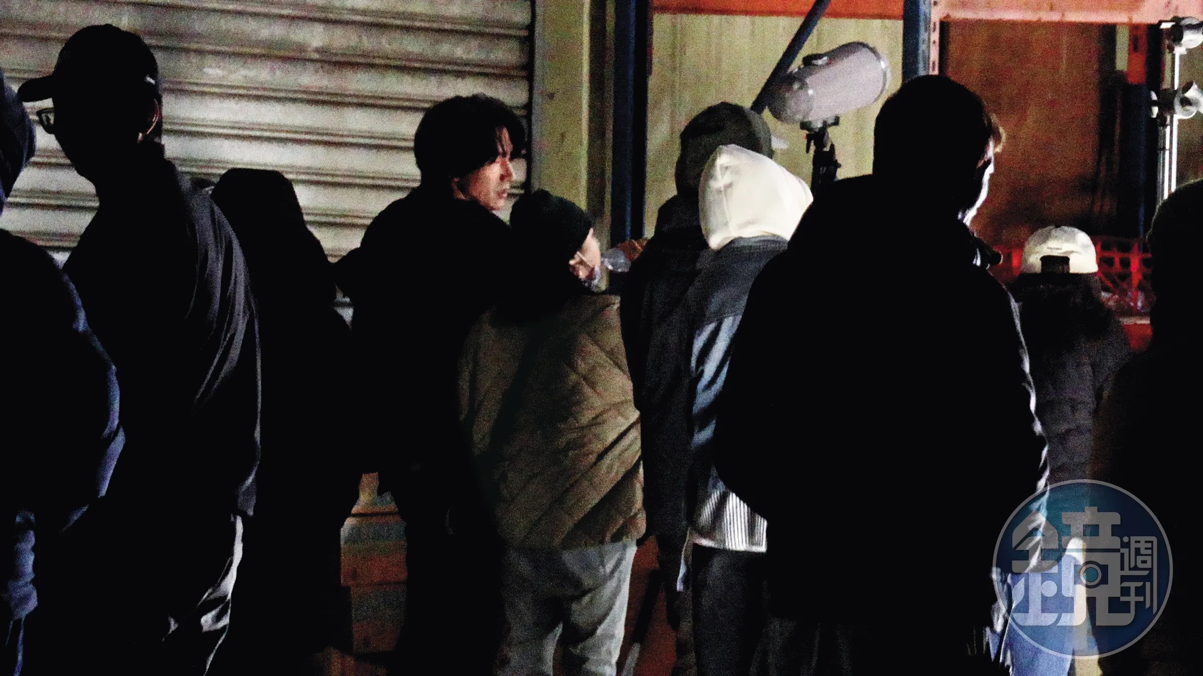 本刊直擊言承旭為《突破3000米的泳氣》拍夜戲，原來他整整拍了20幾個鐘頭。