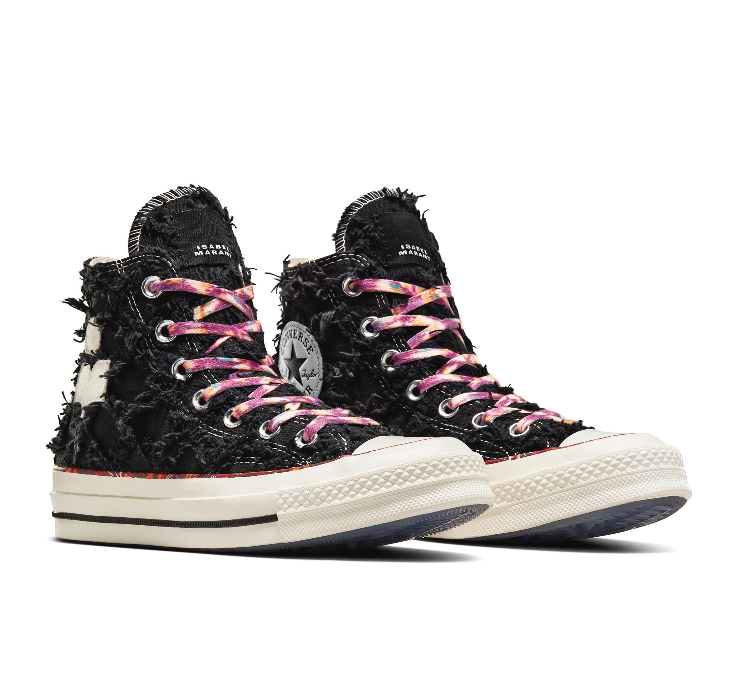 CONVERSE x ISABEL MARANT聯名系列炭黑色平底款 NT$4,880。(匡威提供)