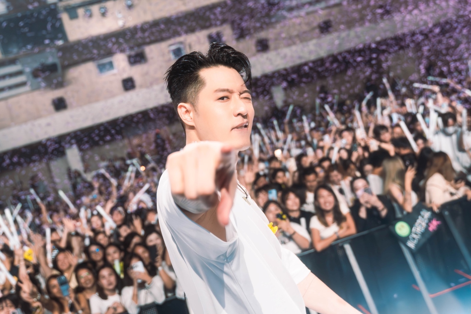 周湯豪上週末才剛結束《REALIVE》東南亞巡演。（環球音樂提供）