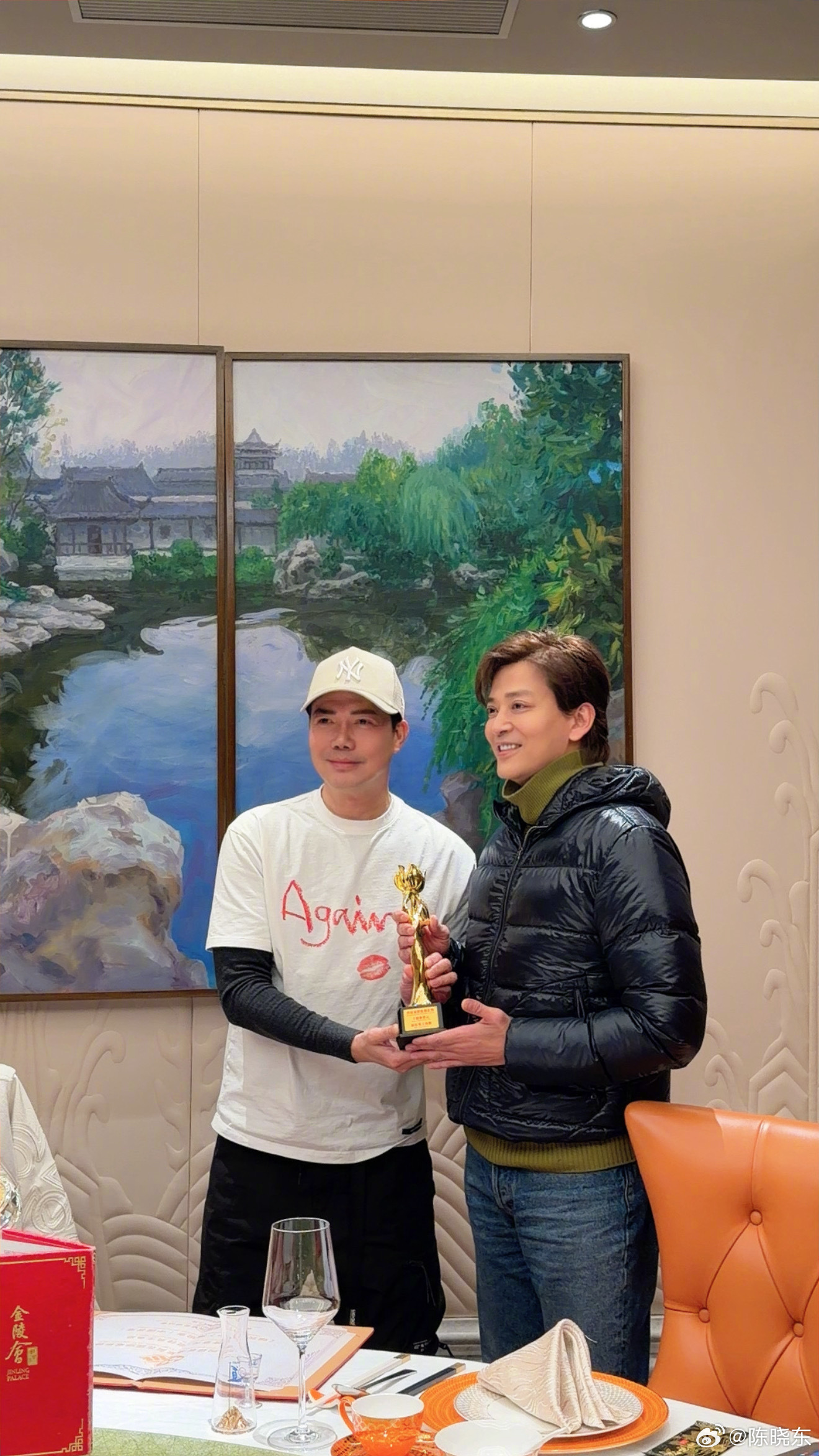《騙我一輩子》在不同頒獎典禮有所斬獲,陳曉東奪第四屆香港電影紫荊花國際電影節「最佳男主角獎」,謝天華則獲澳門國際電影節金蓮花獎「最佳男配角」。(陳曉東微博)