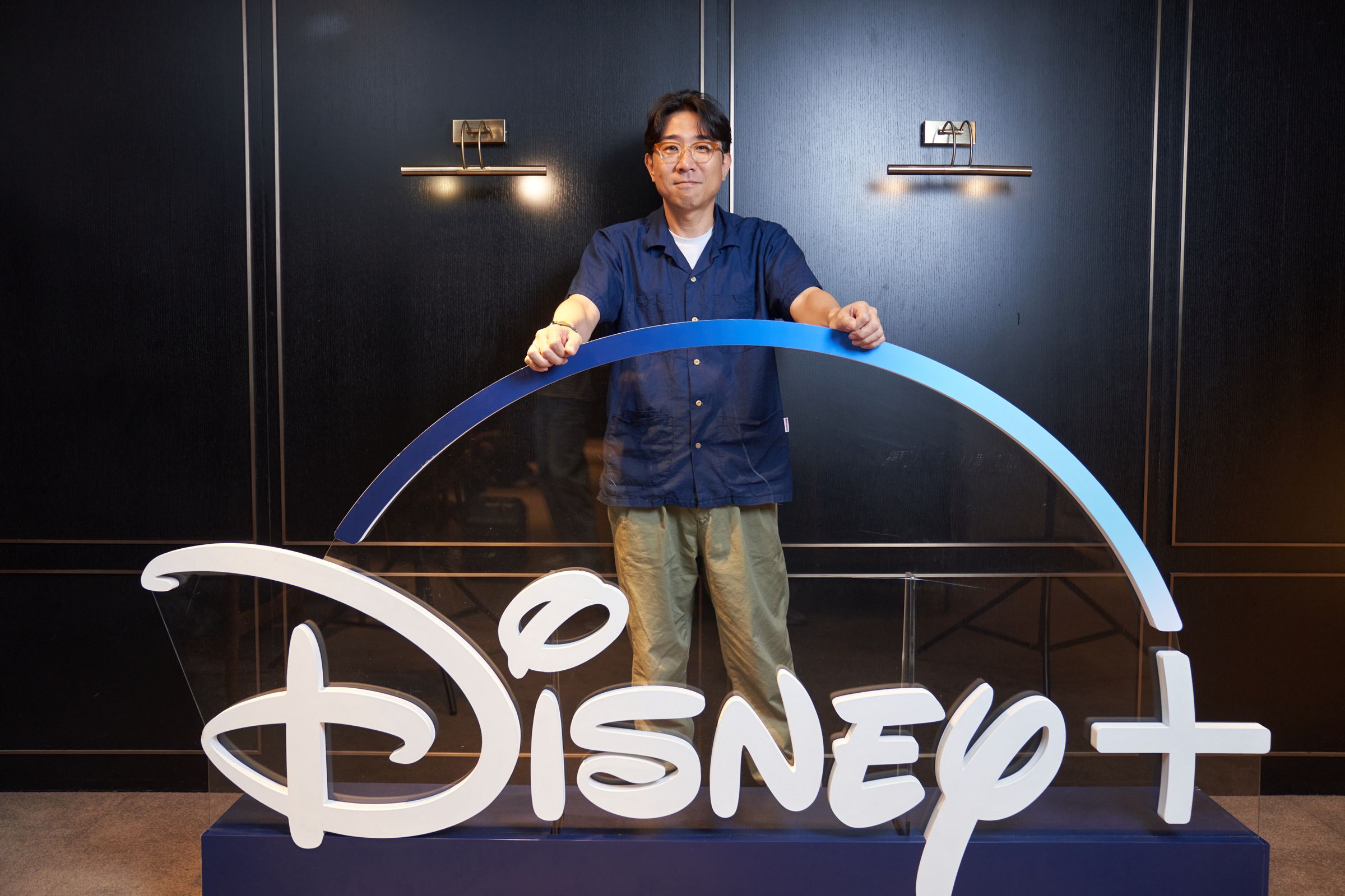 《MOVING異能》導演朴仁濟拍攝時將每週上架的篇幅當成電影來製作。(Disney+提供)