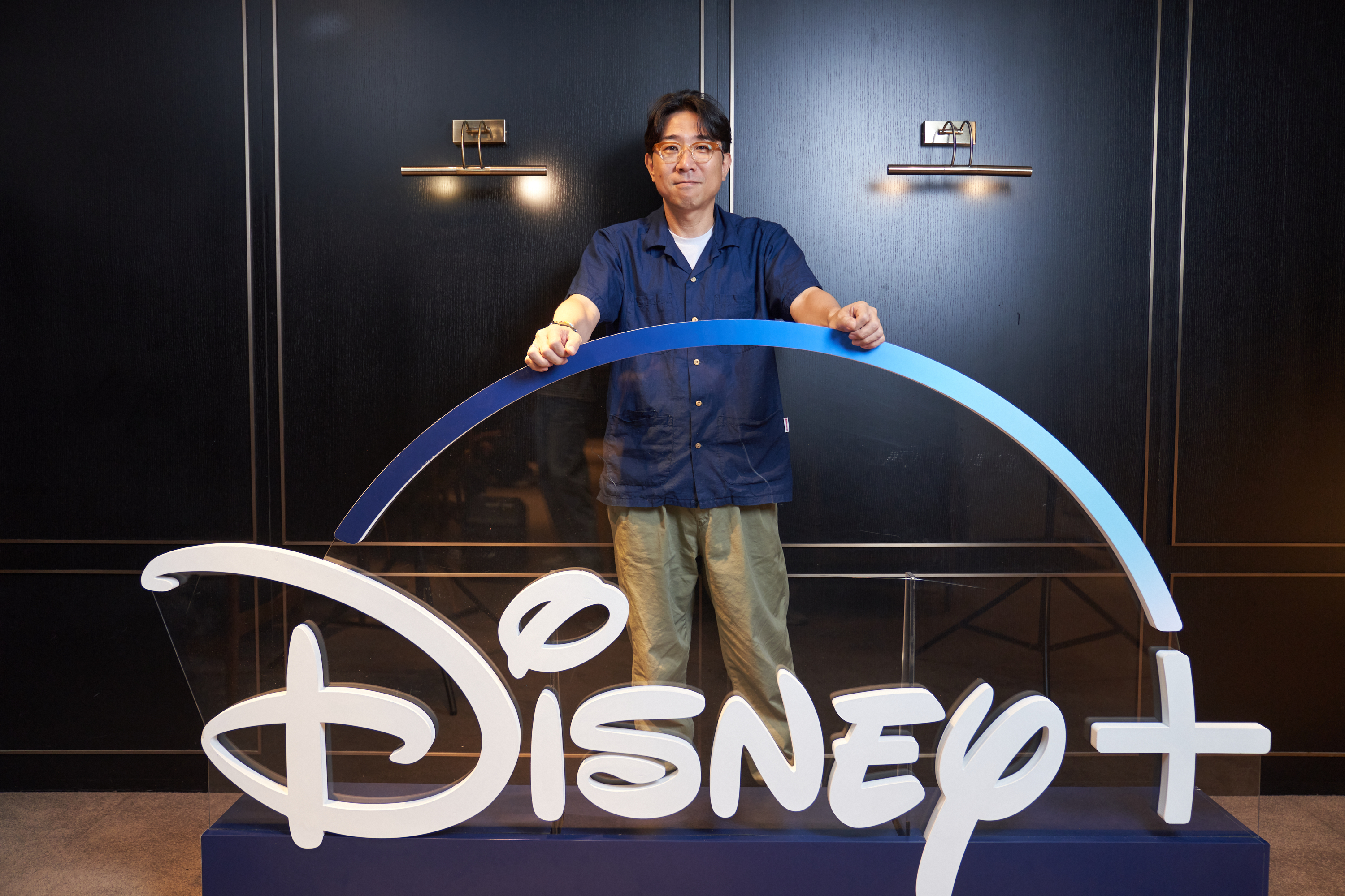《MOVING異能》導演朴仁濟拍攝時將每週上架的篇幅當成電影來製作。(Disney+提供)
