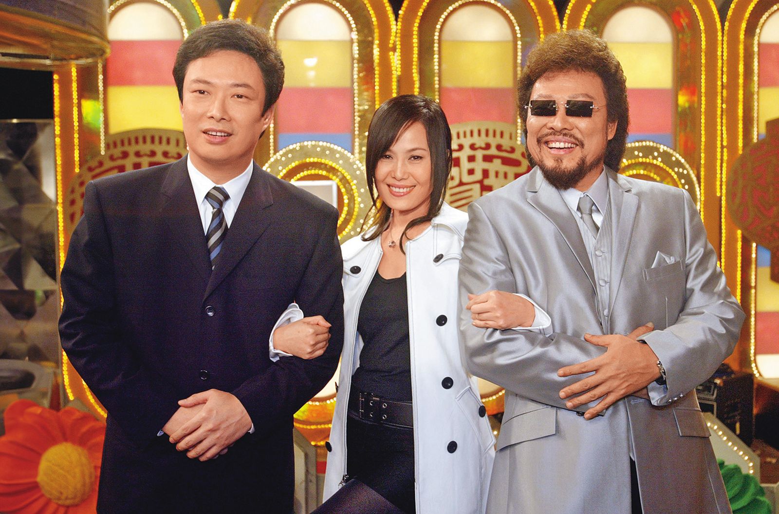 張菲（右）和費玉清（左）過去一起主持節目多年，如今都淡出演藝圈。中為江蕙。 （東方IC）