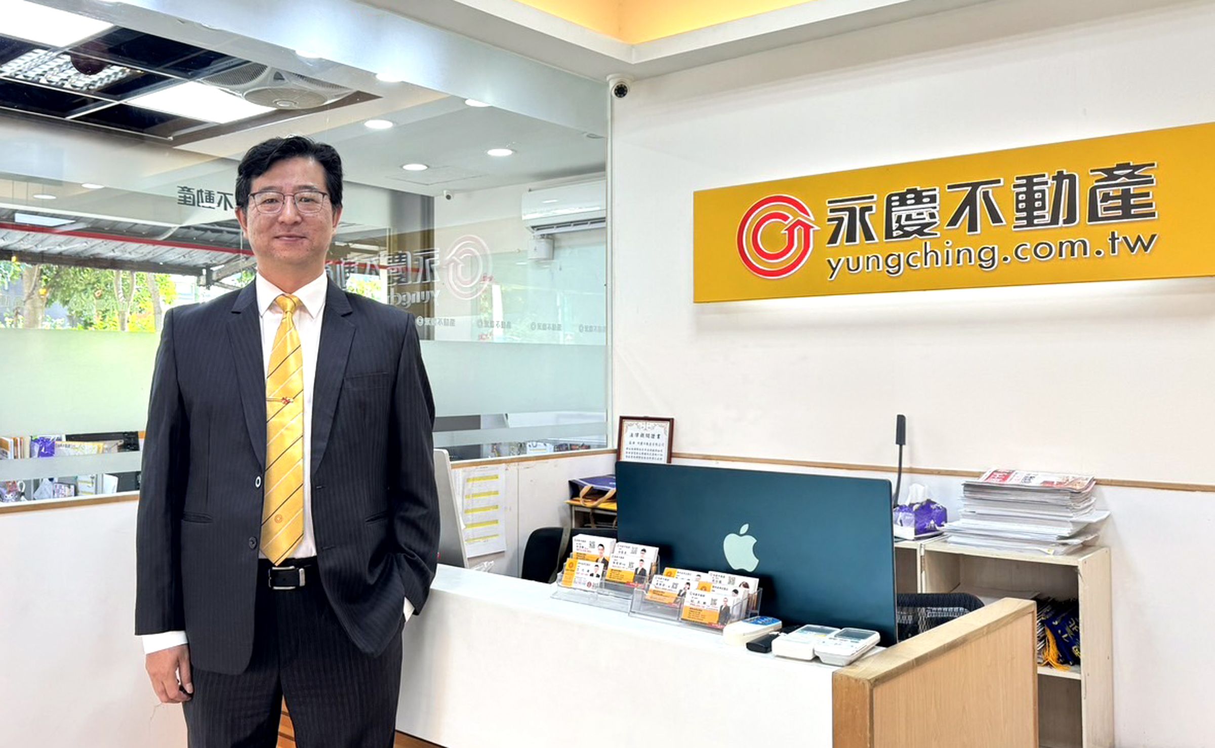 永慶不動產台北樹林溪洲加盟店長胡志宇深耕樹林商圈25年,堅持誠實揭露房屋資訊,守護每位客戶的交易安全。(永慶房產集團提供)