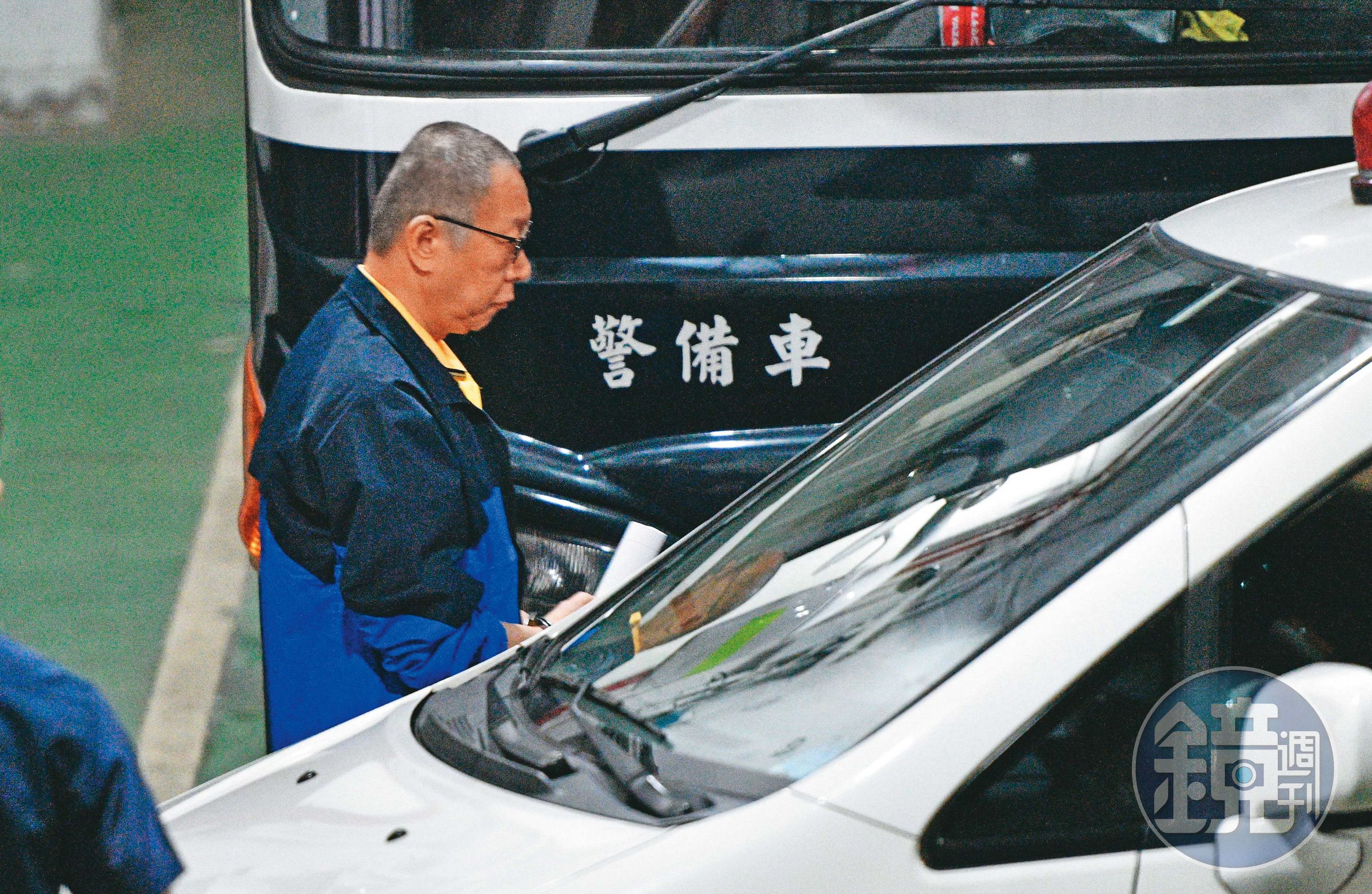 柯文哲涉及收賄、洗錢及侵占公益款等罪,至今仍否認犯行,日前在看守所還剪三分頭。