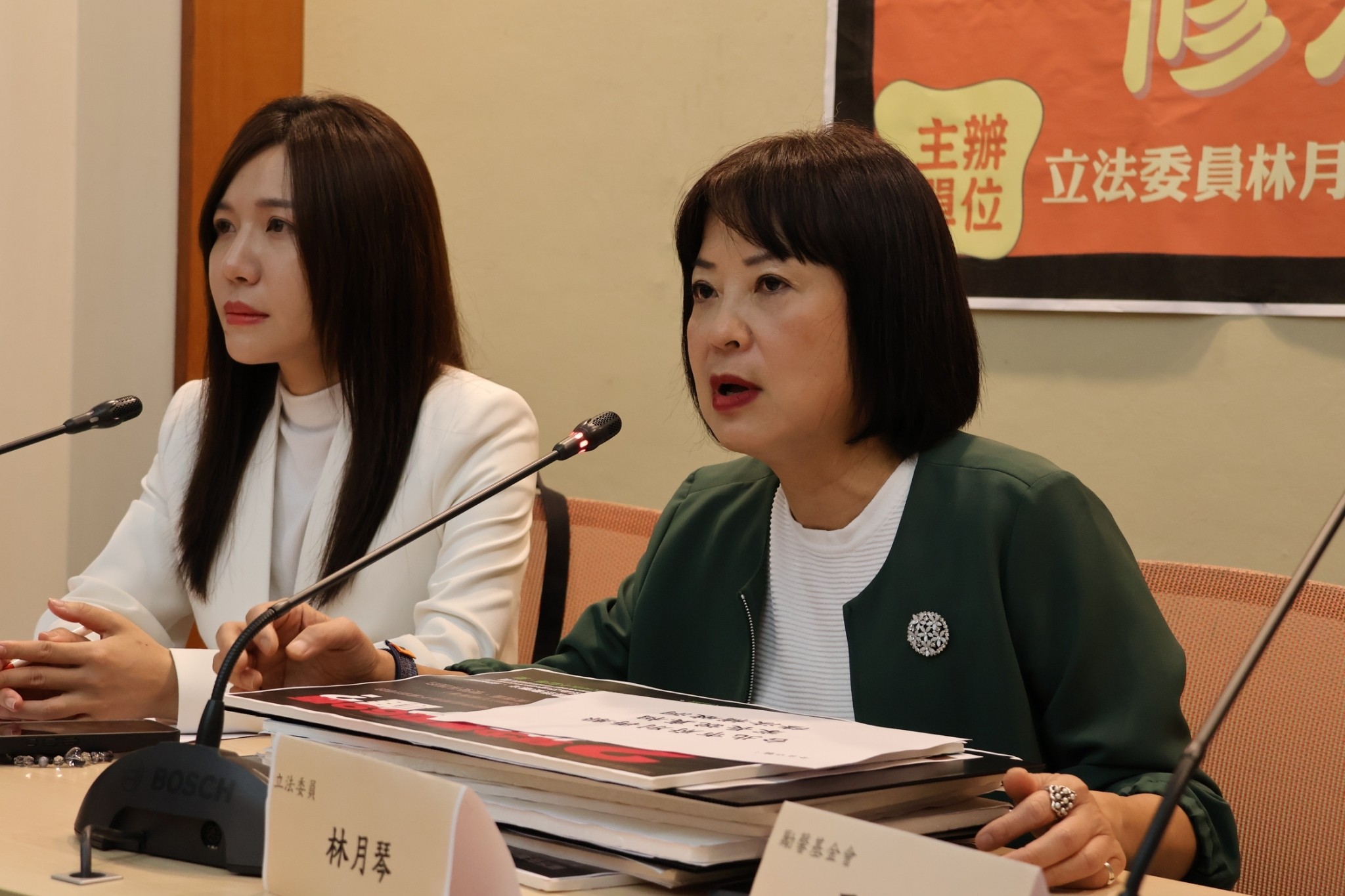 林月琴認為北市府應該出面交代清楚，2022年7月狼師第一案到底是哪個局處該負責。（立委林月琴提供）