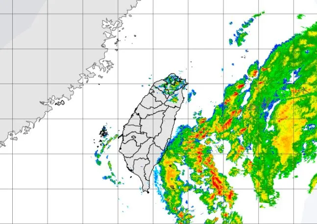 中颱巴威外圍環流進來了！8縣市大雨特報　慎防短延時強降雨