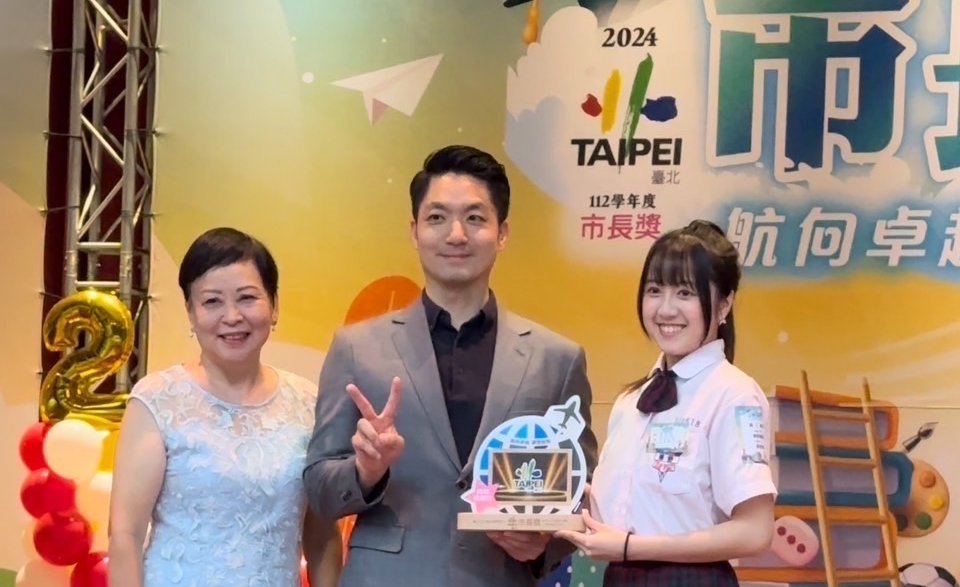 冰冰家族Give me five少女隊的隊長張家瑜，再次榮獲台北市長獎。（陳孝志提供）