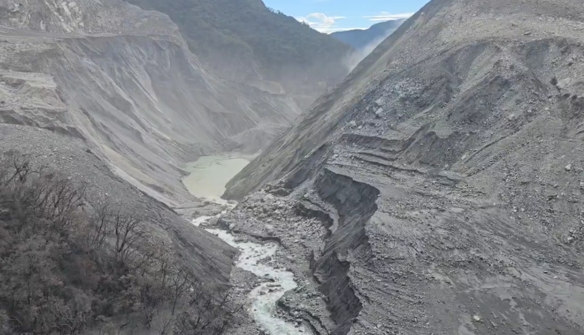 馬太鞍溪出現「新堰塞湖」。（翻攝自林業及自然保育署花蓮分署臉書）