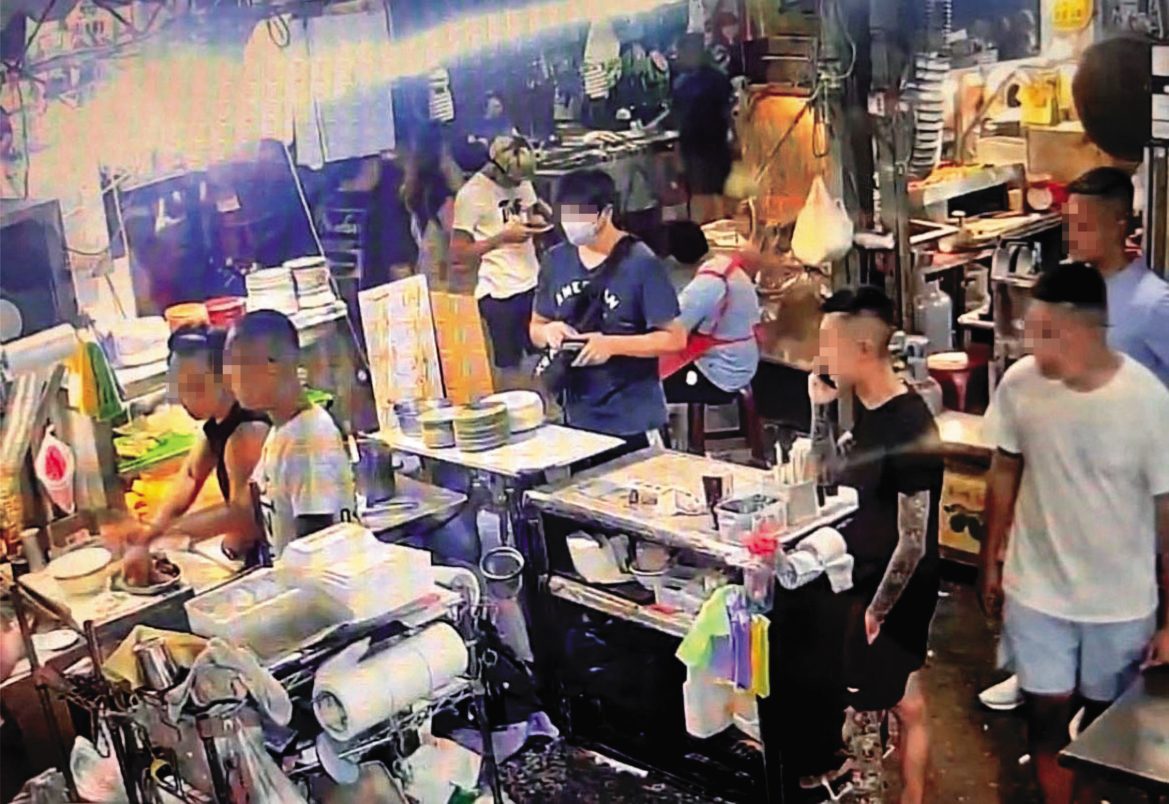 景美夜市爆出有攤商遭惡煞索討保護費，相關畫面在網路上曝光，引發社會關注。（翻攝畫面）