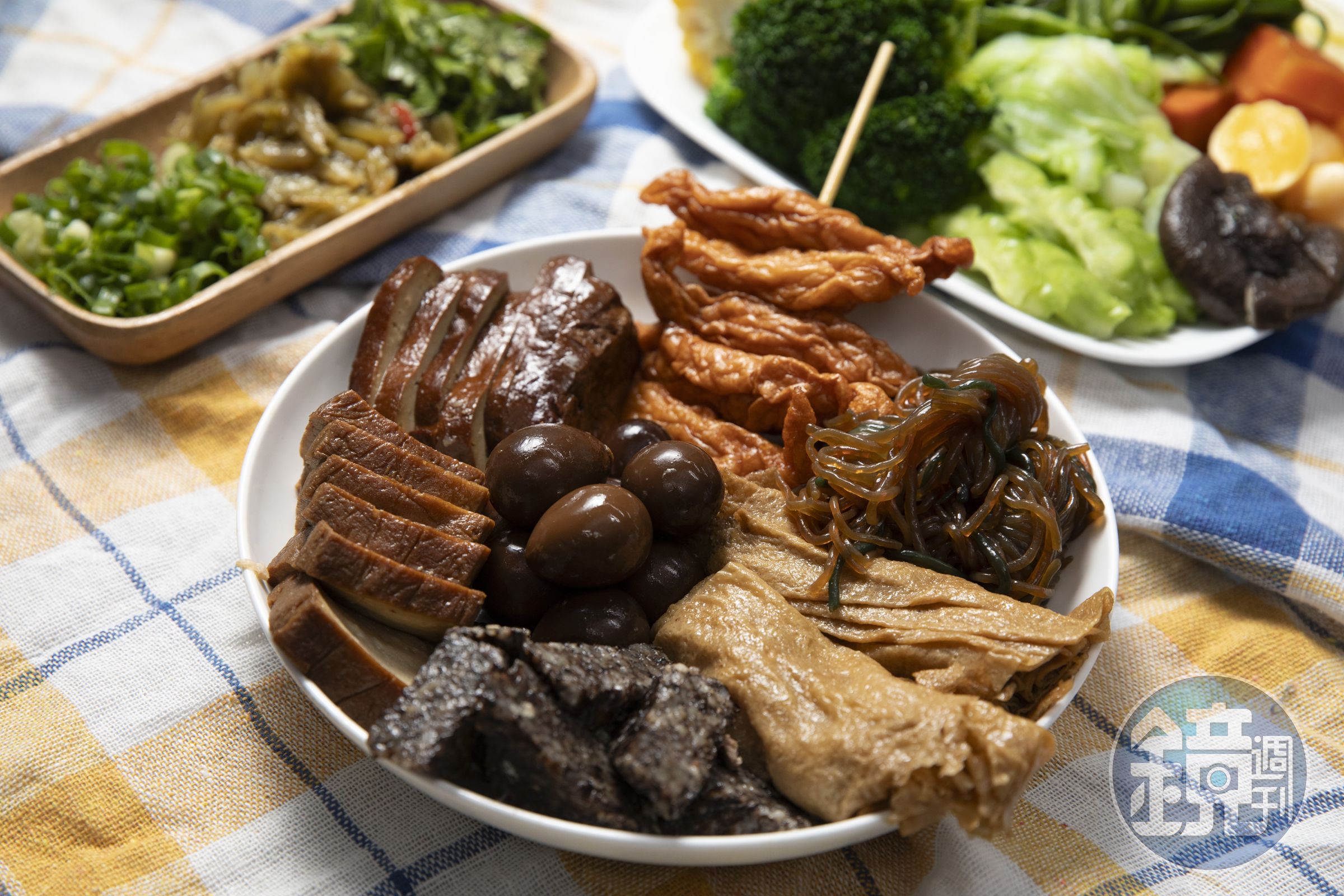 許阿淑掌握不同食材特性，滷煮時間不同，每樣皆入味。