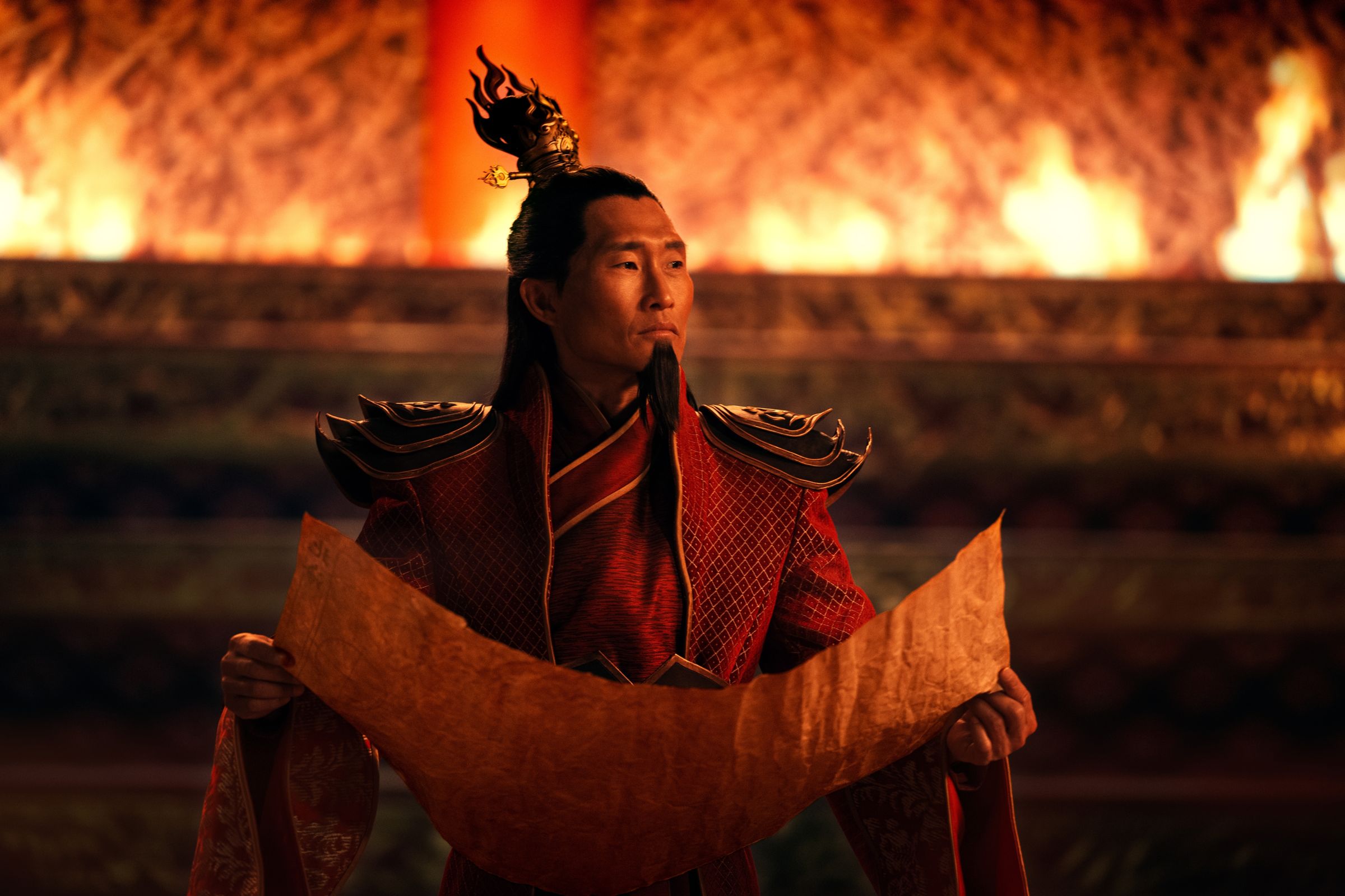 《降世神通:最後的氣宗》韓裔演員金大賢飾演烈火王傲賽。(Netflix提供)