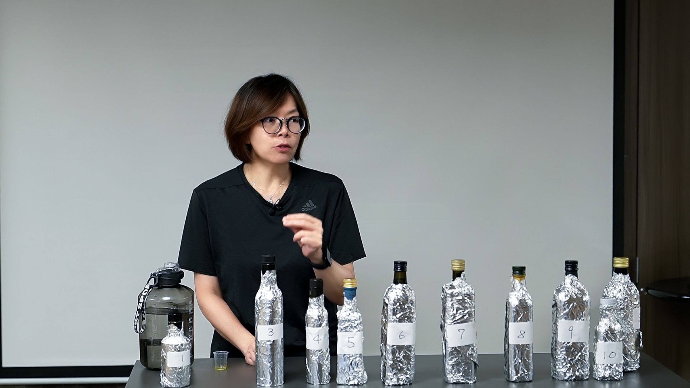 全球橄欖受到天候影響收成不佳,國內知名橄欖油專家王繹銨坦言明後年恐漲價。(曼時提供)