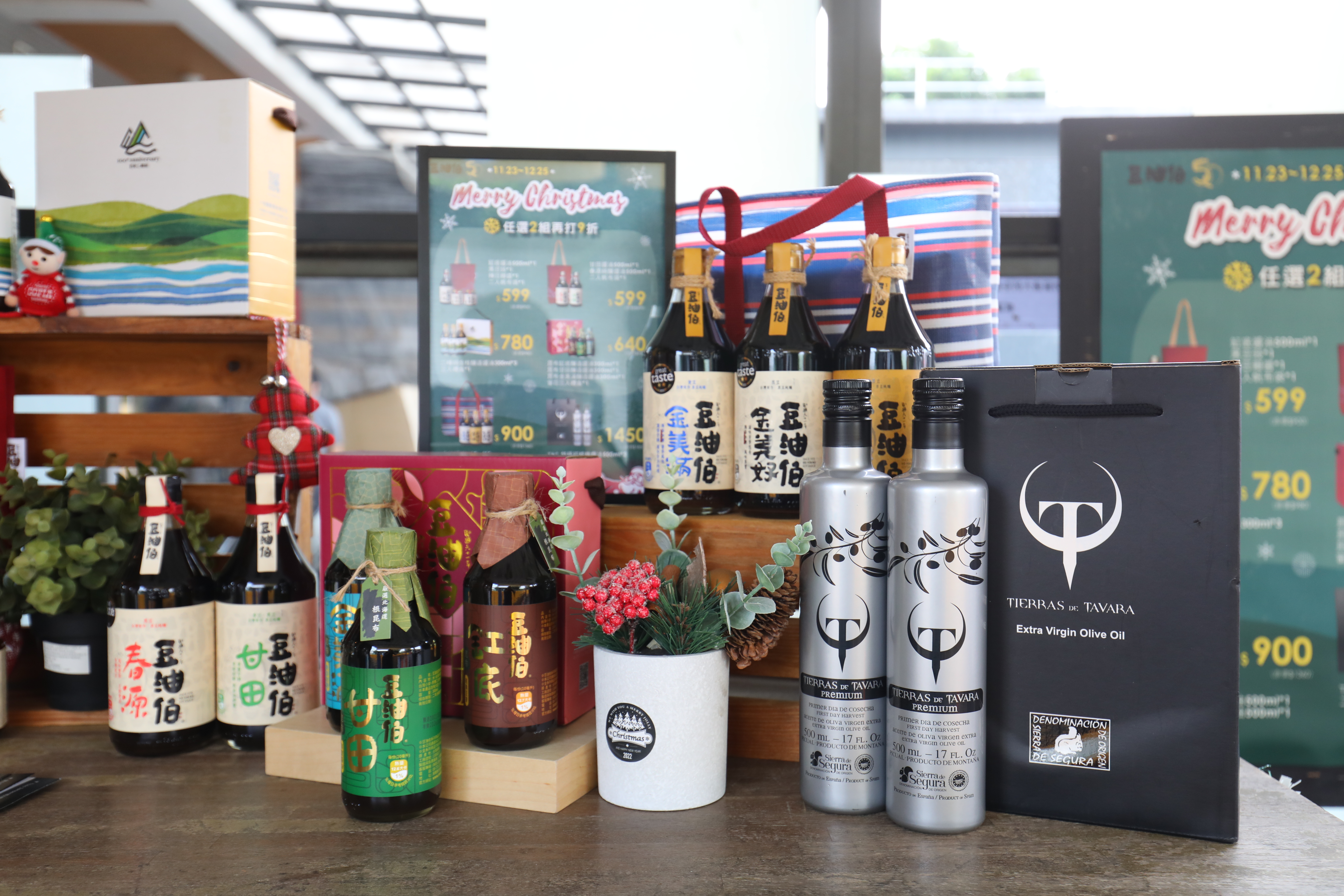 豆油伯的醬油與醬料產品從2015年開始全面使用台灣豆麥釀造。
