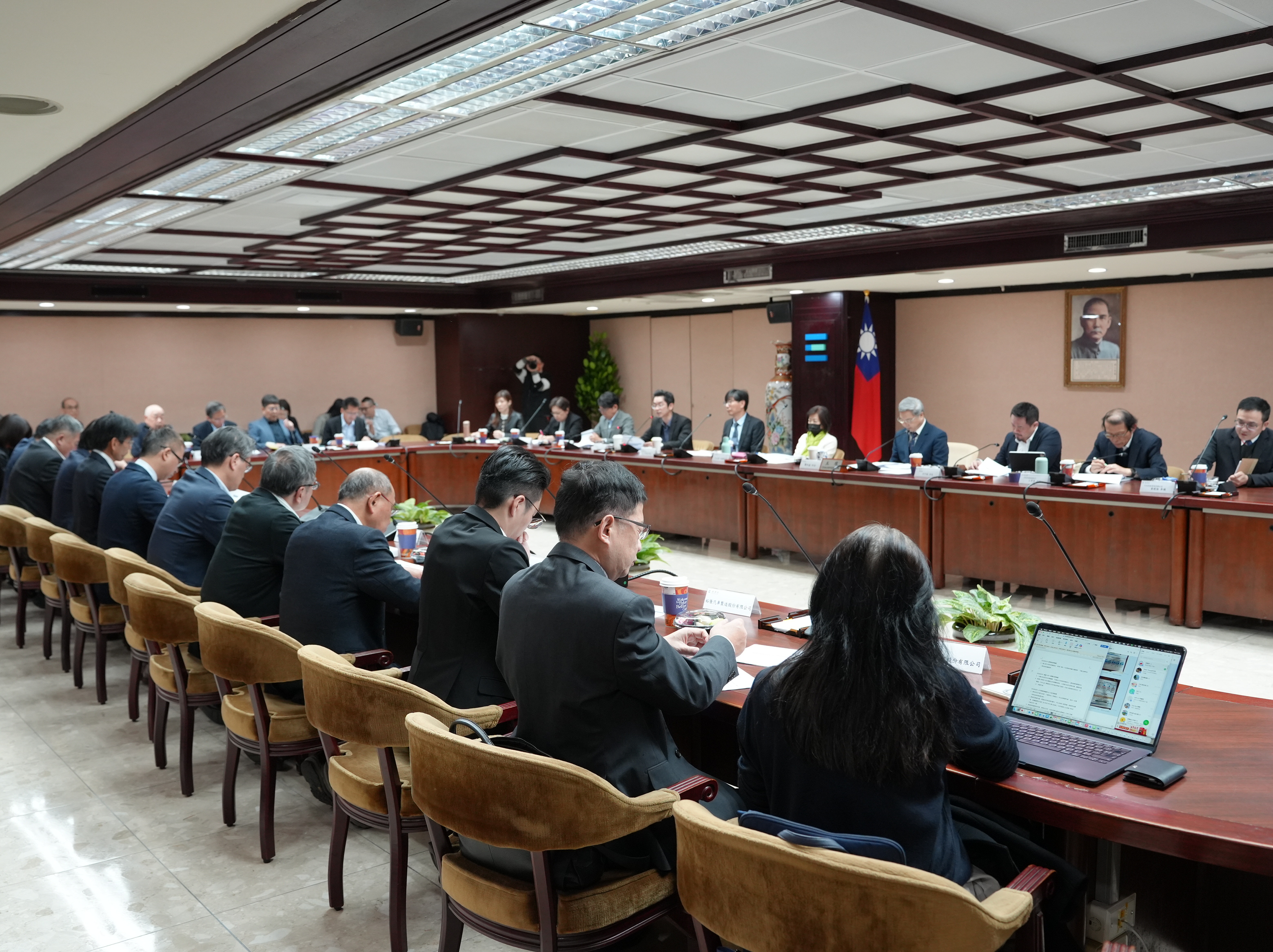 經濟部10日舉行臺美關稅談判車輛產業影響說明及後續措施座談會。（經濟部提供）