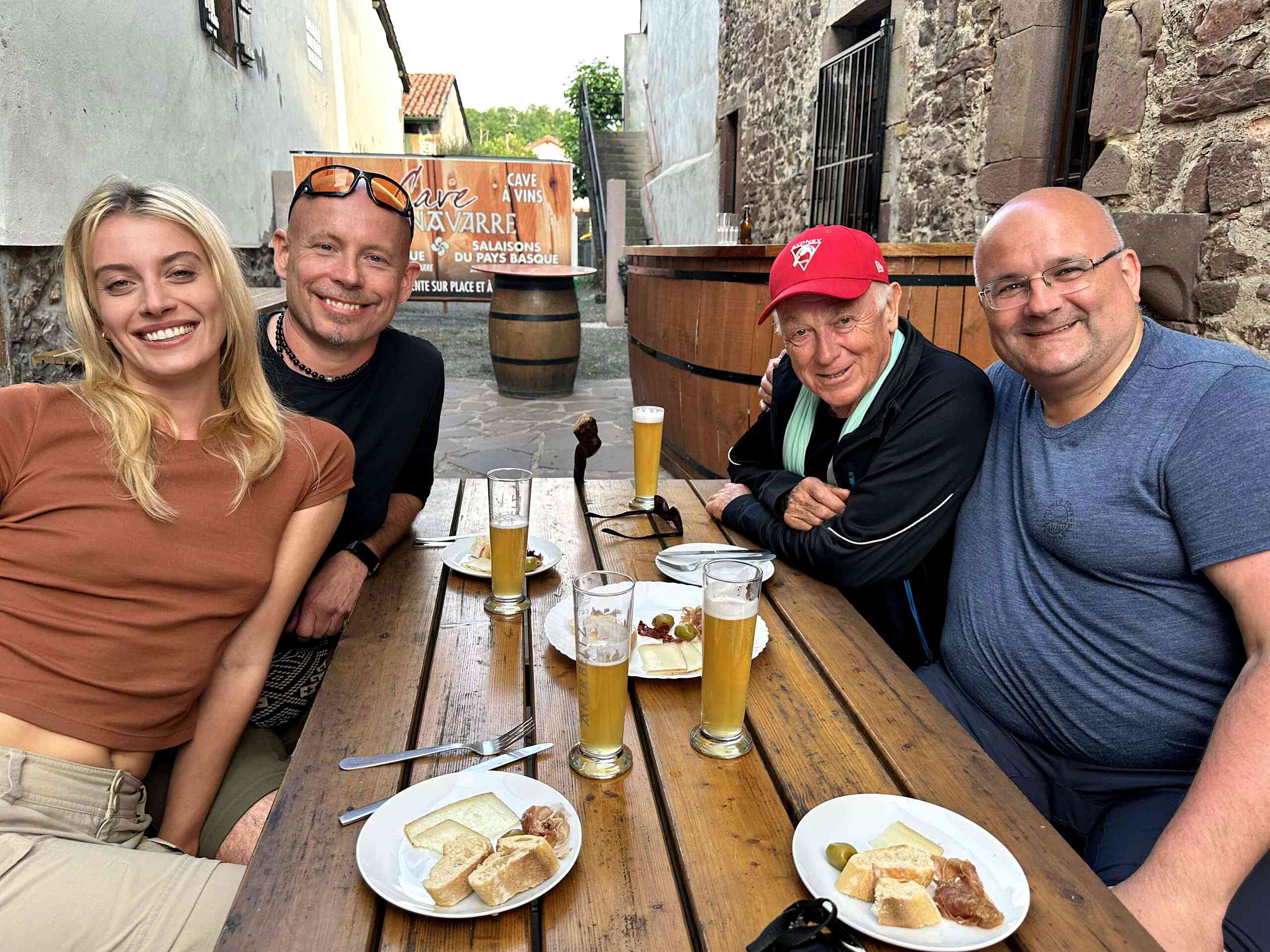 導演比爾班奈特找回12年前與他一起進行「朝聖之旅」的4位友人，一起演繹回顧這段旅程。（海鵬提供）