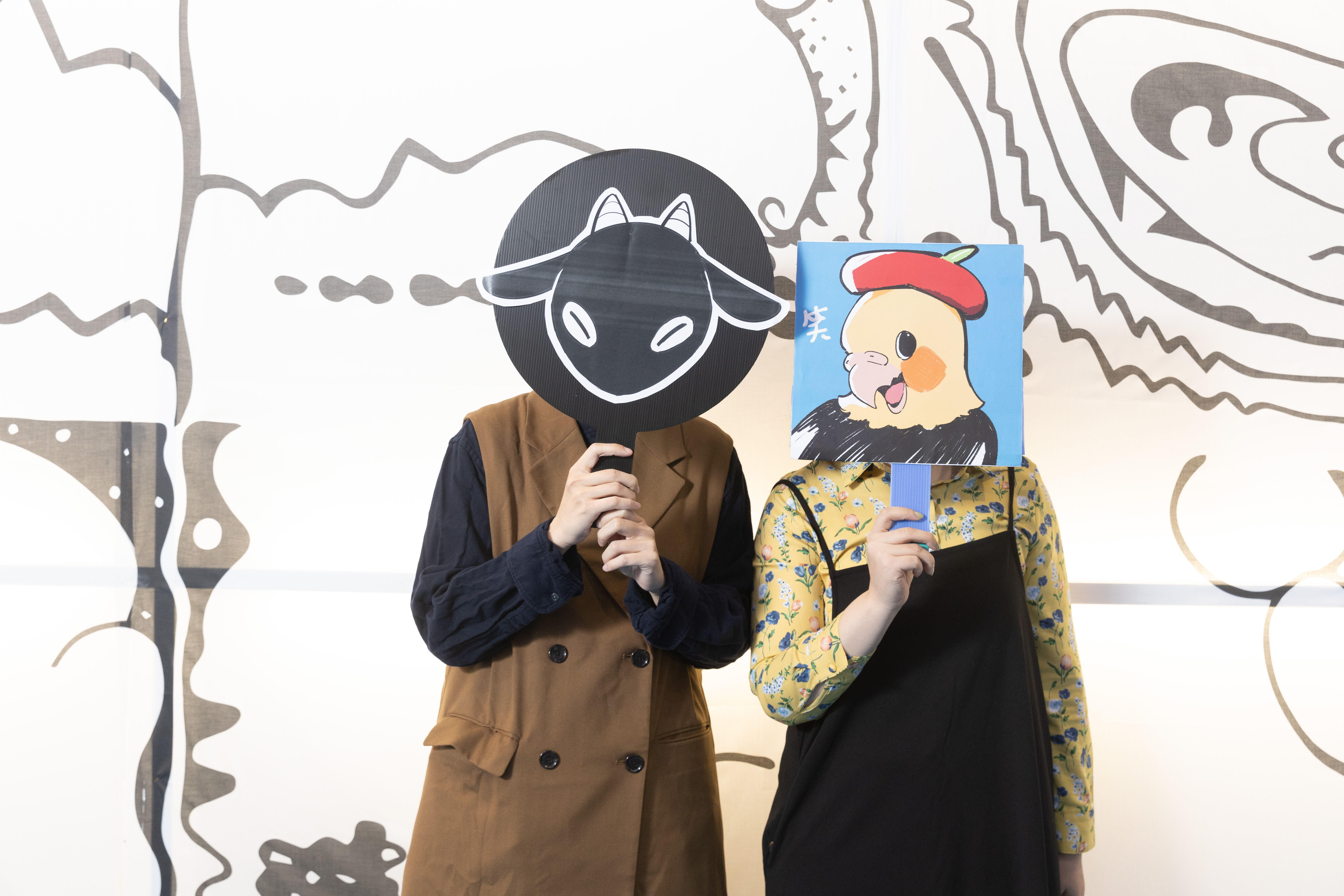 YAGI（左）先前作品以BL題材為主，GENE（右）是首次挑戰編劇工作。