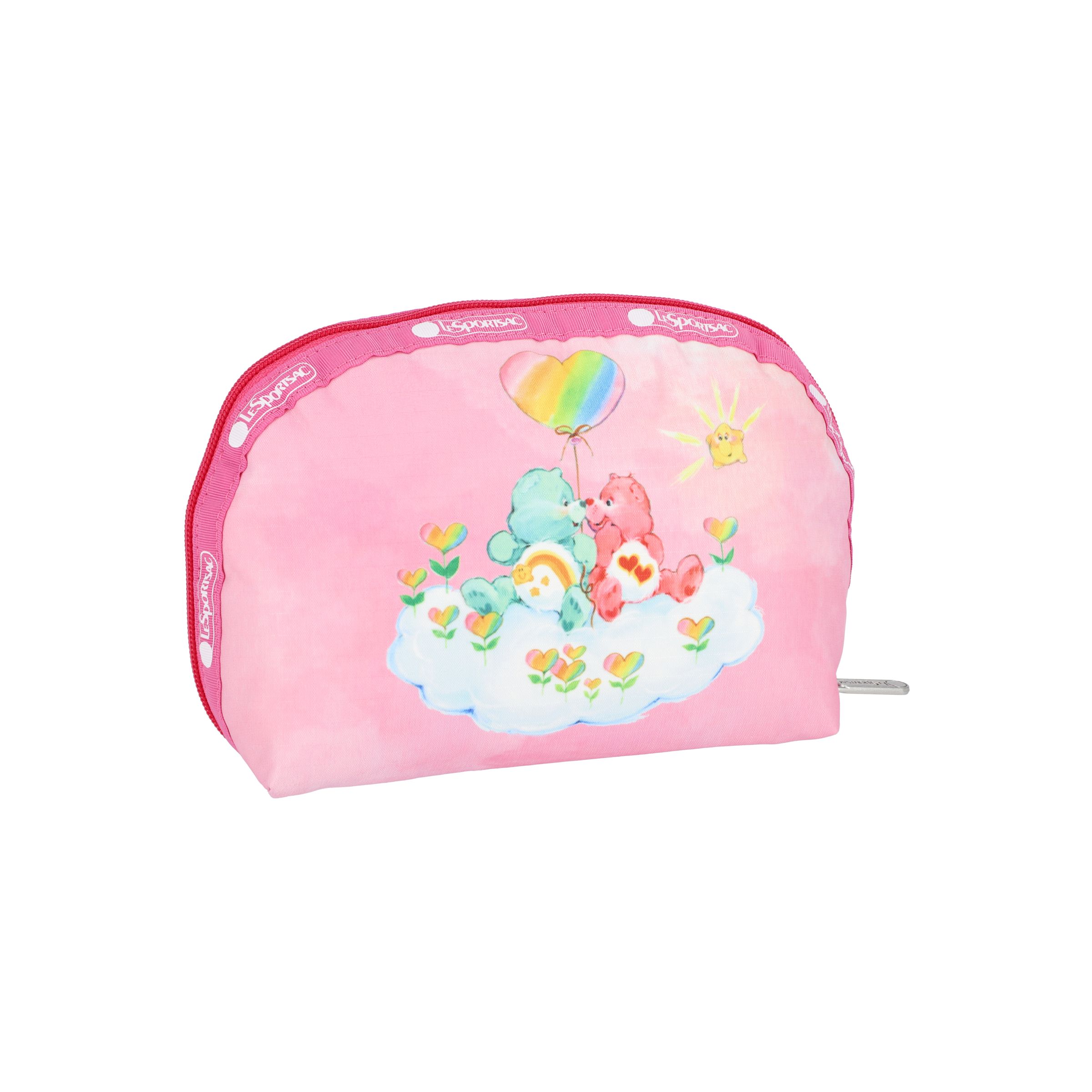 Care Bears彩虹熊樂園中型半圓化妝包,NT$1,800。(藍鐘提供)
