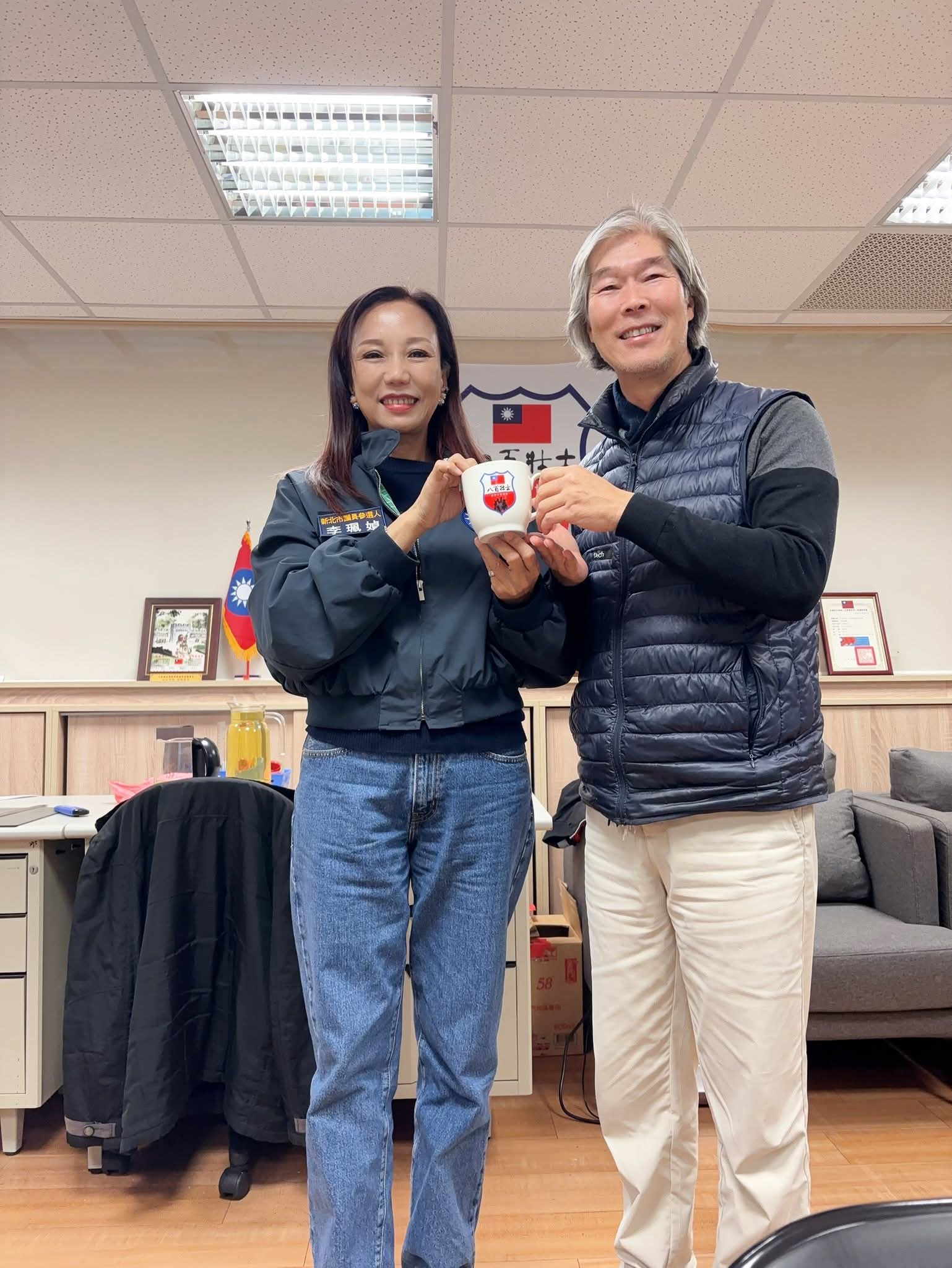 永和議員參選人李珮媜在臉書批評李柏翰等人非在地人選。（翻攝李珮媜臉書）