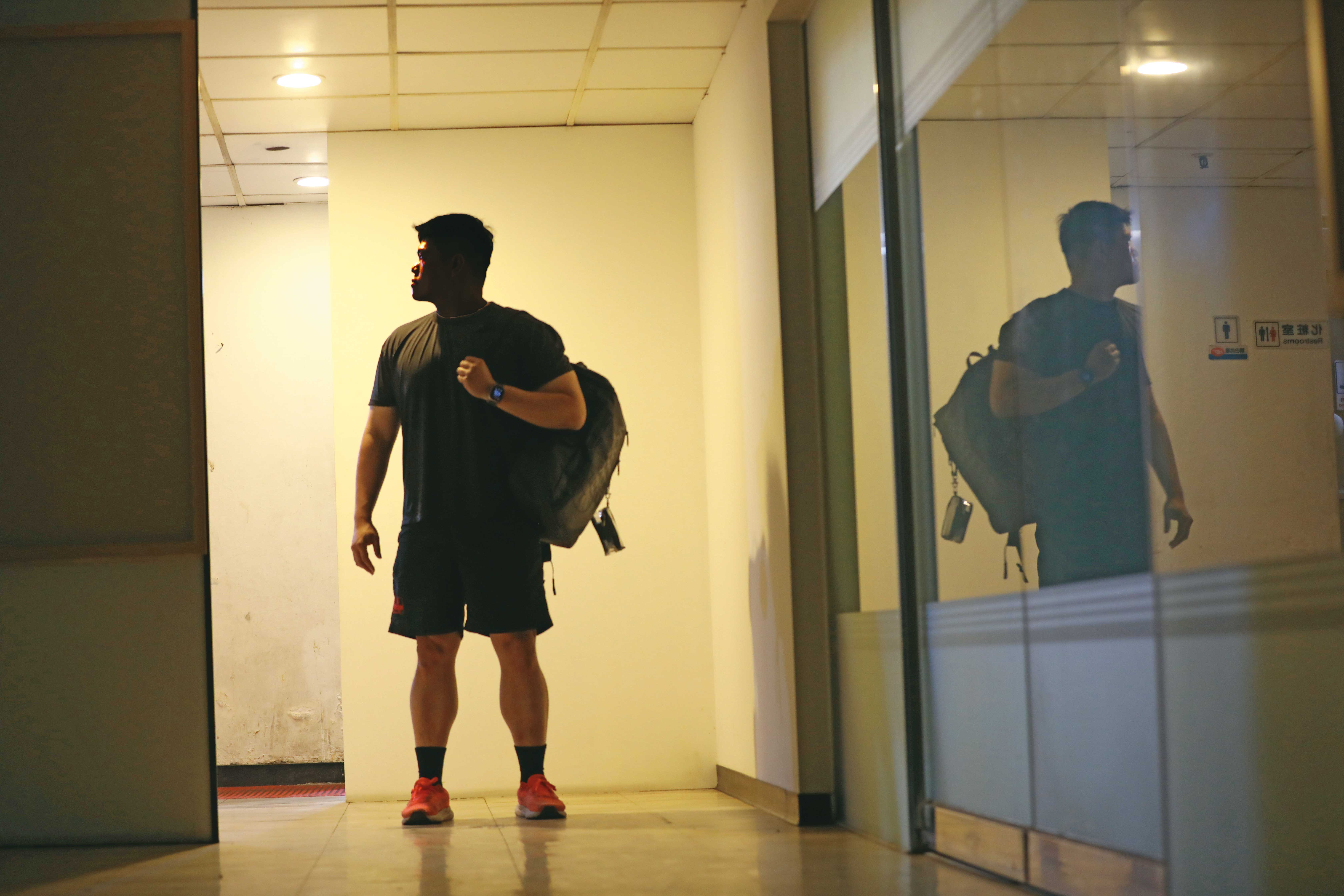 潤男說已不在乎黑粉，只是不知道為何還是很在意別人對他的臉的評價，所以還沒準備好露臉。