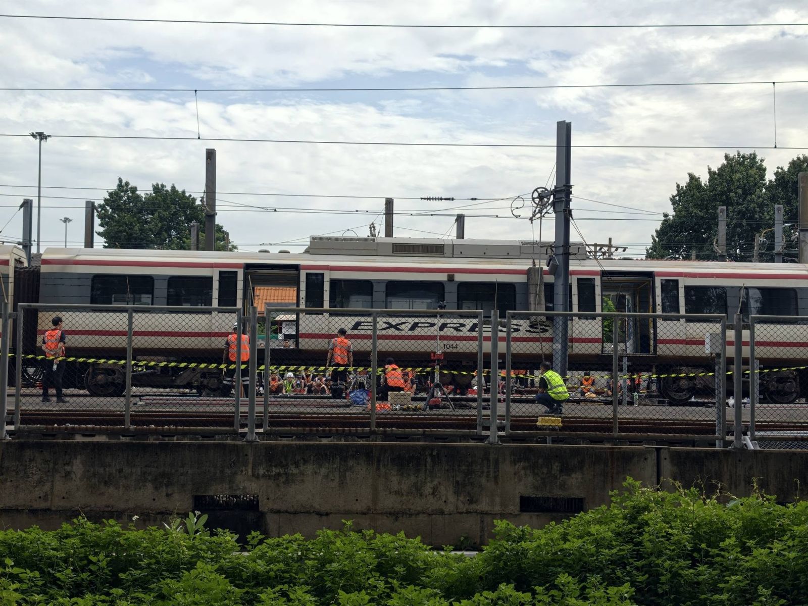 遊泰注意!曼谷機捷大癱瘓「排超長人龍」 1小時僅能通行1班車