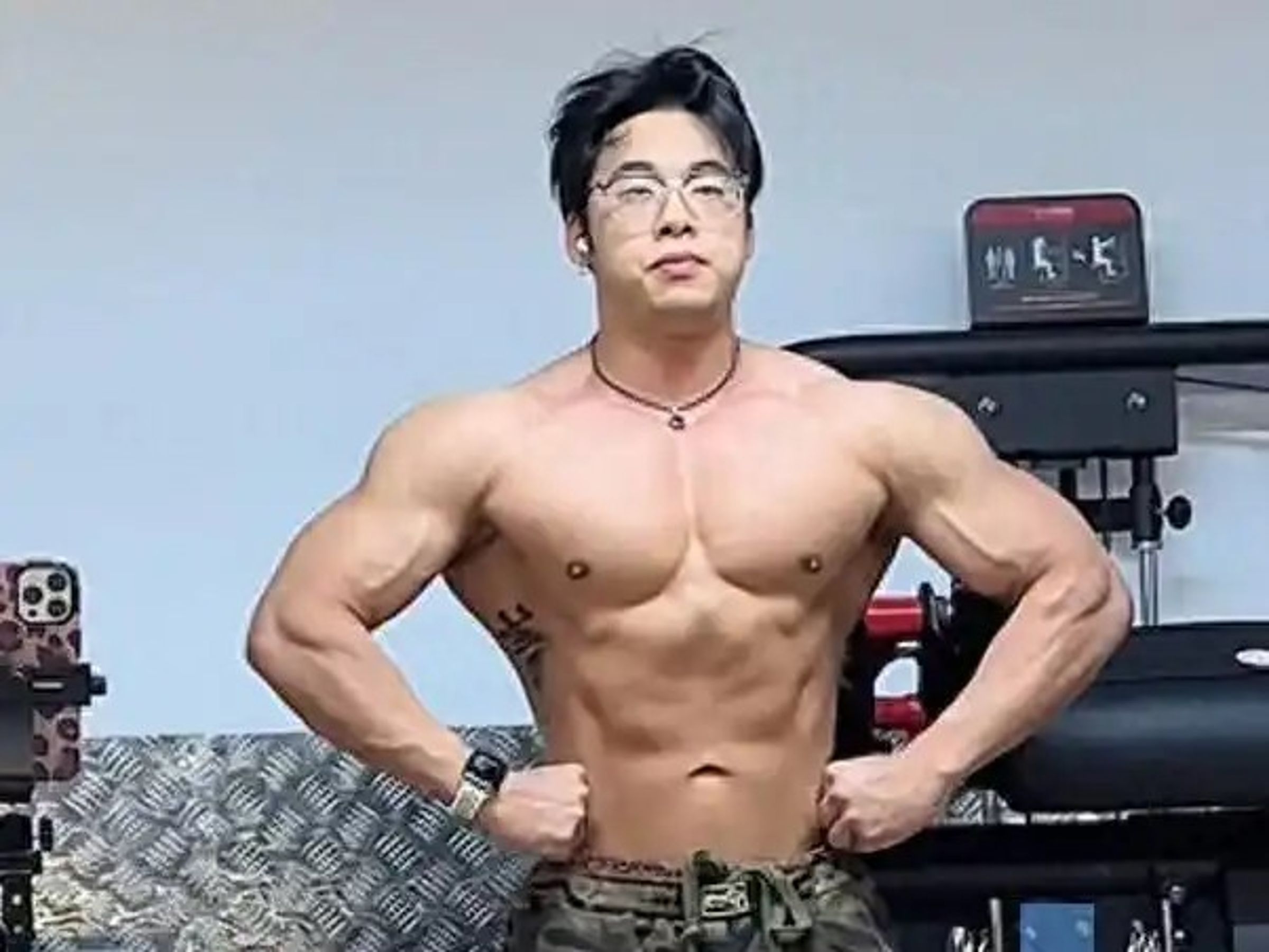 中國大陸26歲健美網紅畢嘉琪傳出在睡夢中猝逝。（翻攝自微博）