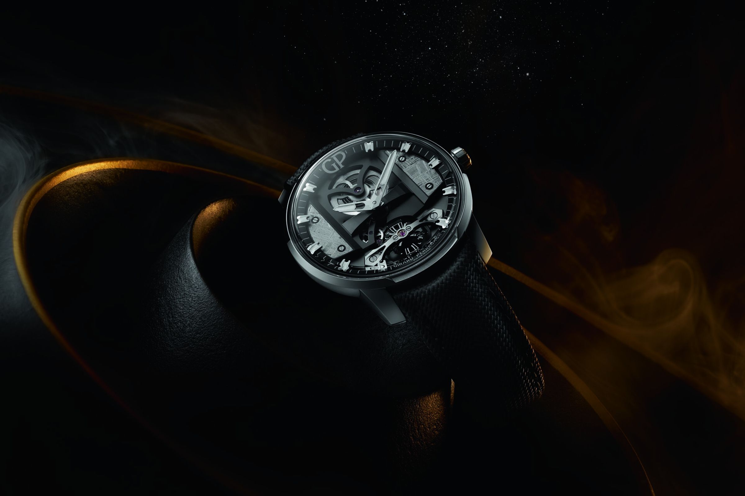GIRARD PERREGAUX Free Bridge Meteorite/功能:時間指示/機芯:GP01800-2085自動上鍊/尺寸:44mm 材質/精鋼面盤/定價:NT$829,000。
