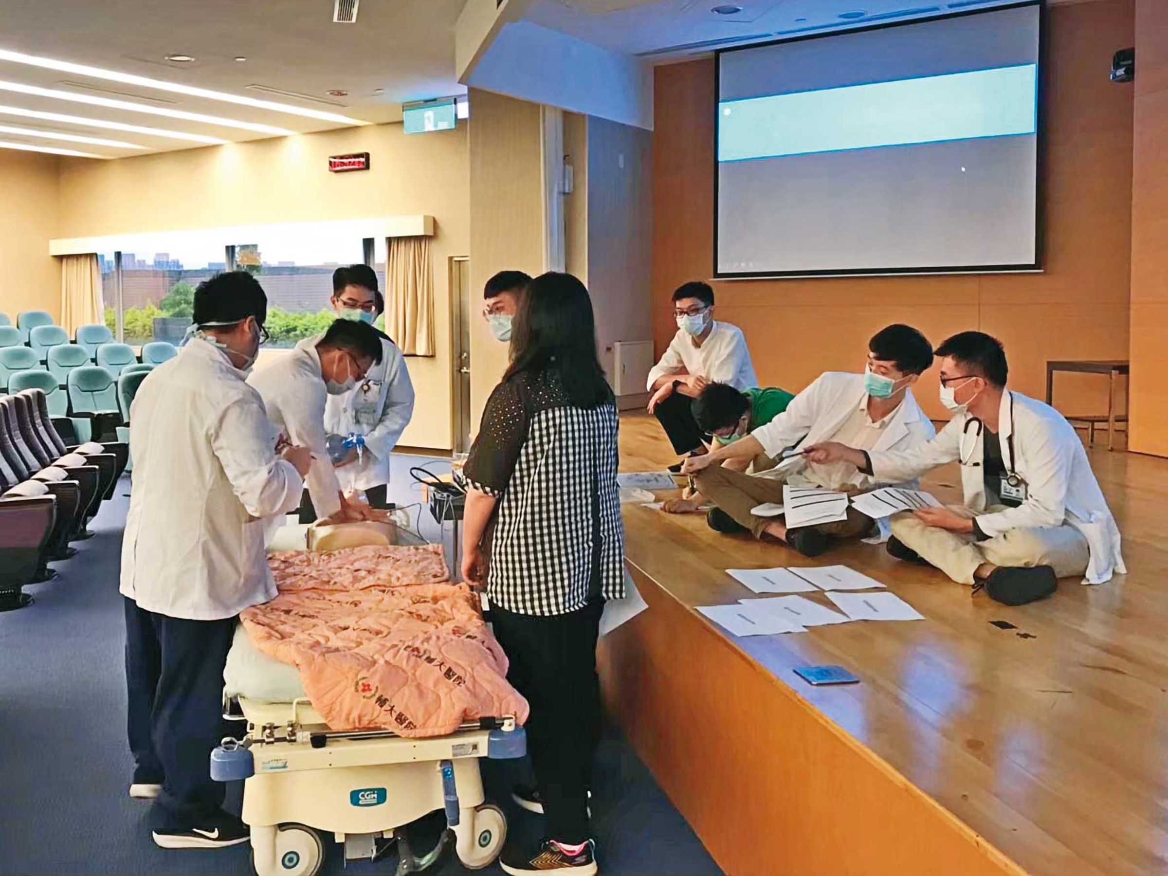 駭客事件後,輔大醫院未懲處周姓治療師,讓他繼續與被害人一起上班,非常消極。(示意畫面,圖非當事人,翻攝輔大醫院官網)
