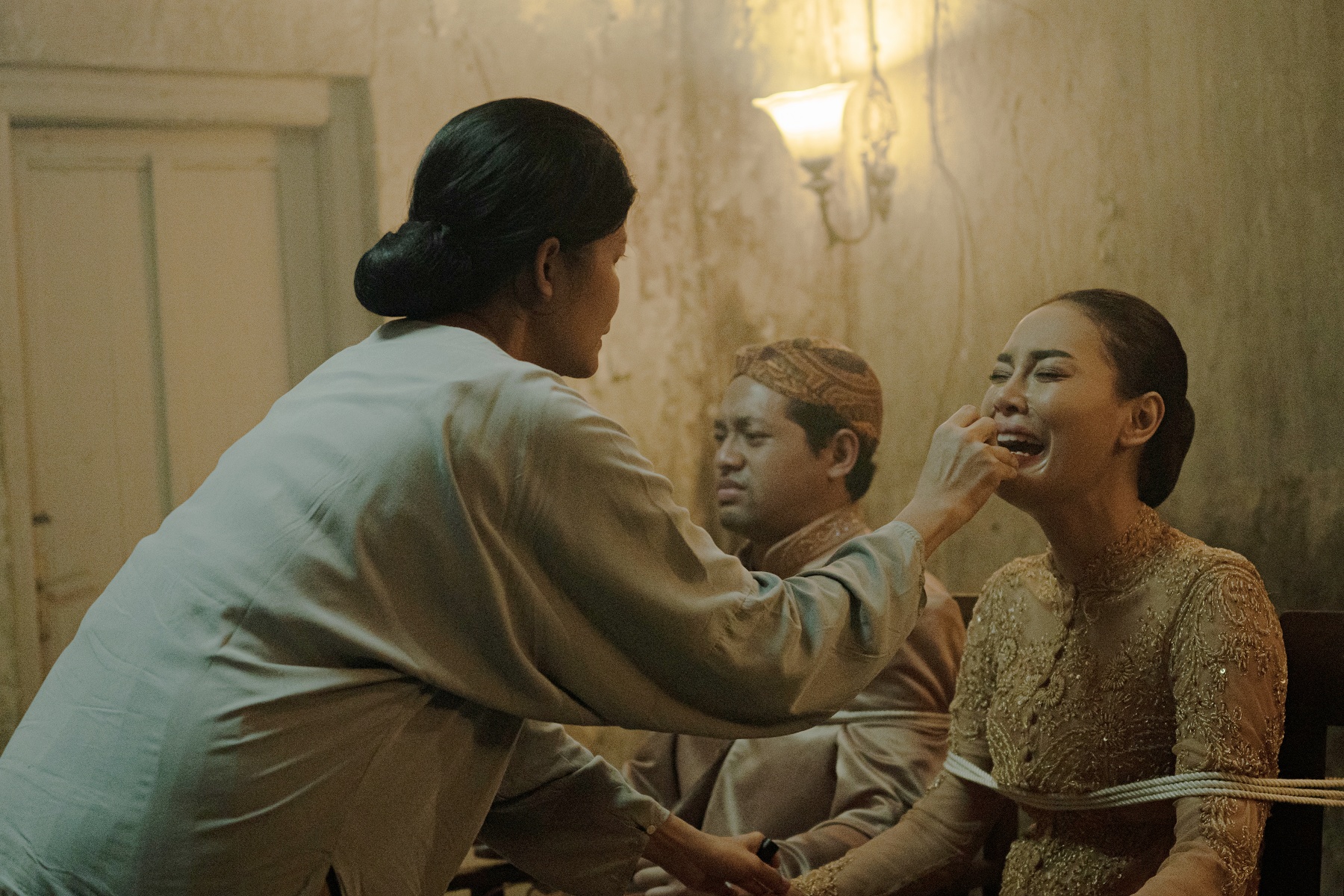 《鬼祭》在印尼上映後吸引近500萬觀眾進場,成為當地年度最賣座真人電影。(采昌國際多媒體提供)