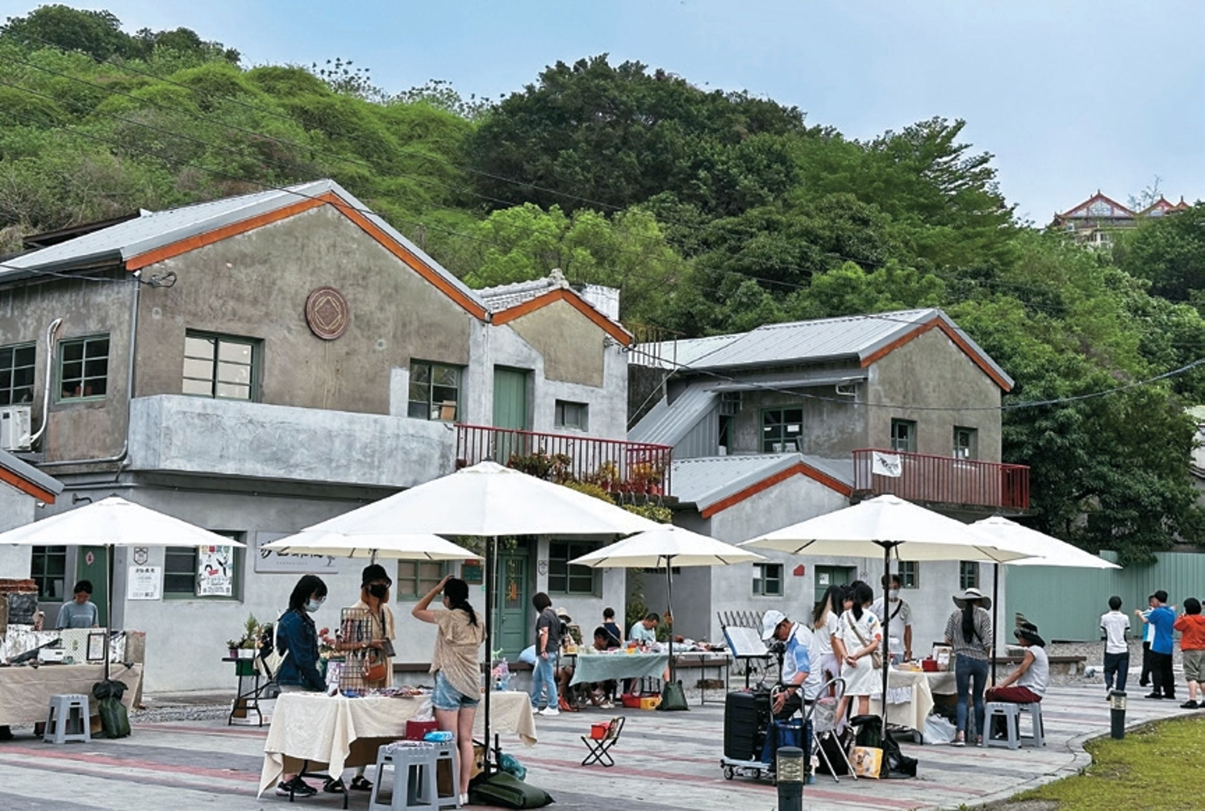 中興莊的空間活化,除作為青創基地,也保留休憩綠地和公共空間。