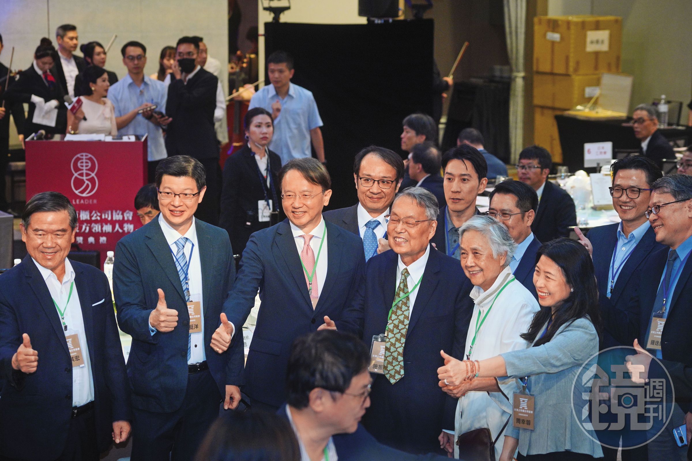 宏碁集團創辦人施振榮7月榮獲第一屆「東方領袖人物獎」。