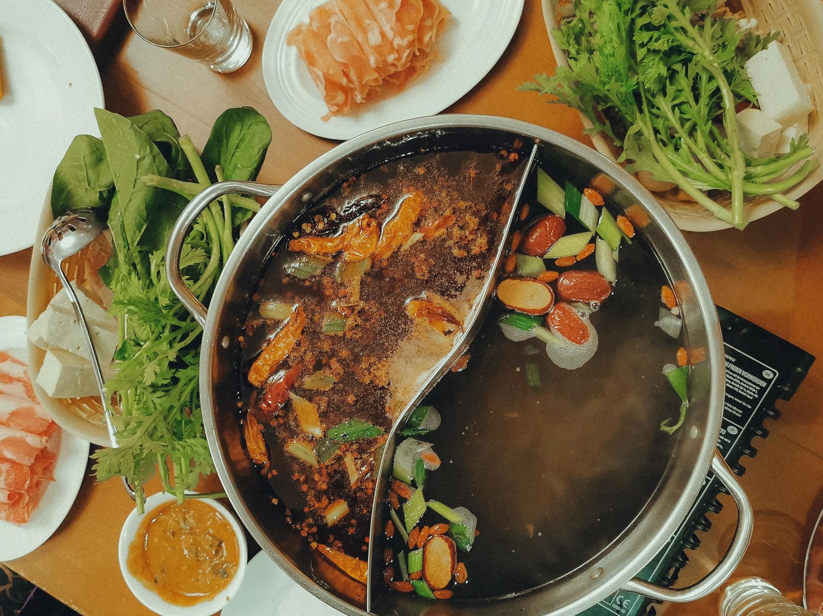 火鍋必加神菜竟是它!「還能防肺癌」老闆一次叫2大籃 網全跪:沒吃到不算冬天