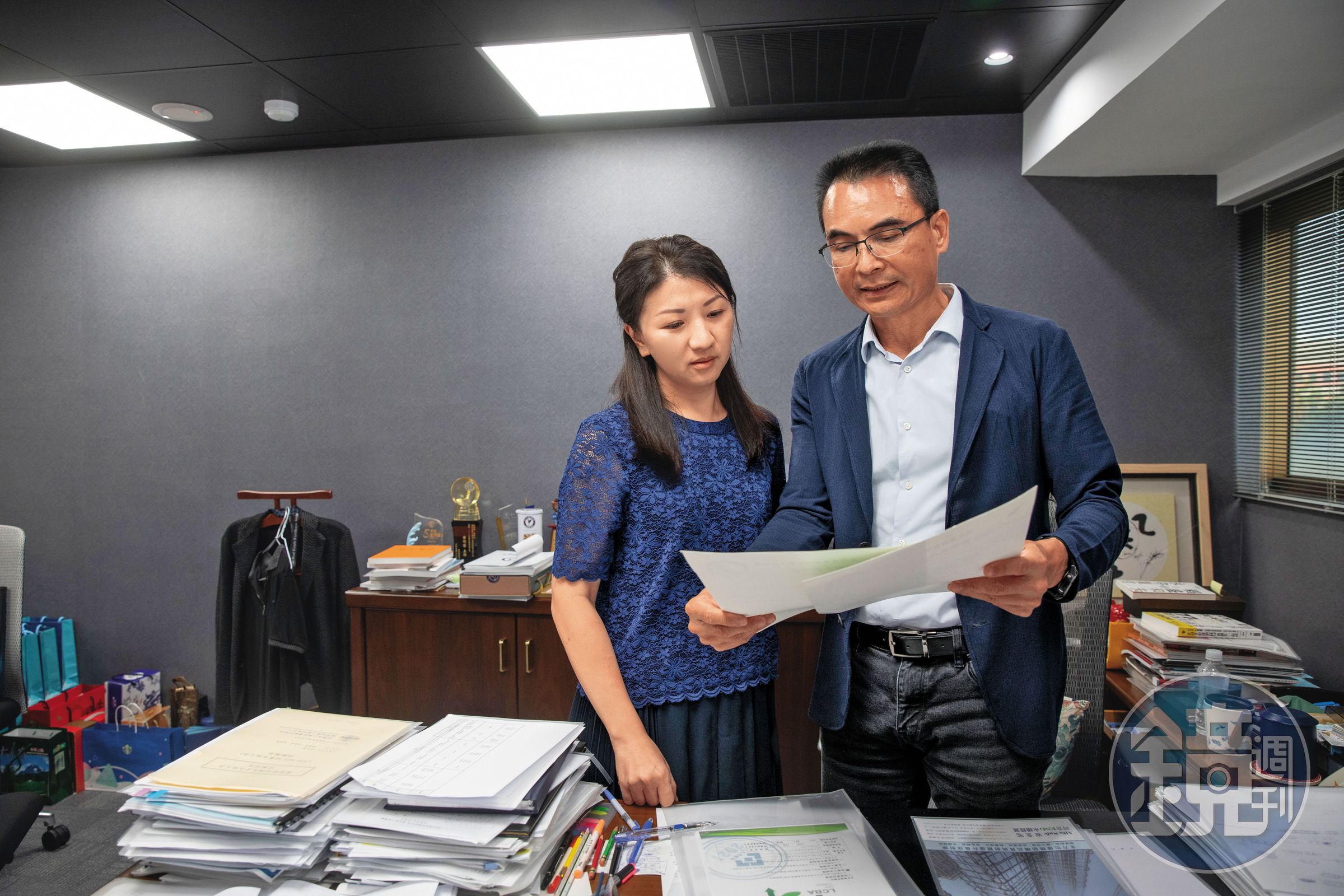 戴雲發在人生低潮時遇見現在的老婆翁惠蘭（左），也成為他堅持結構安全的支柱。