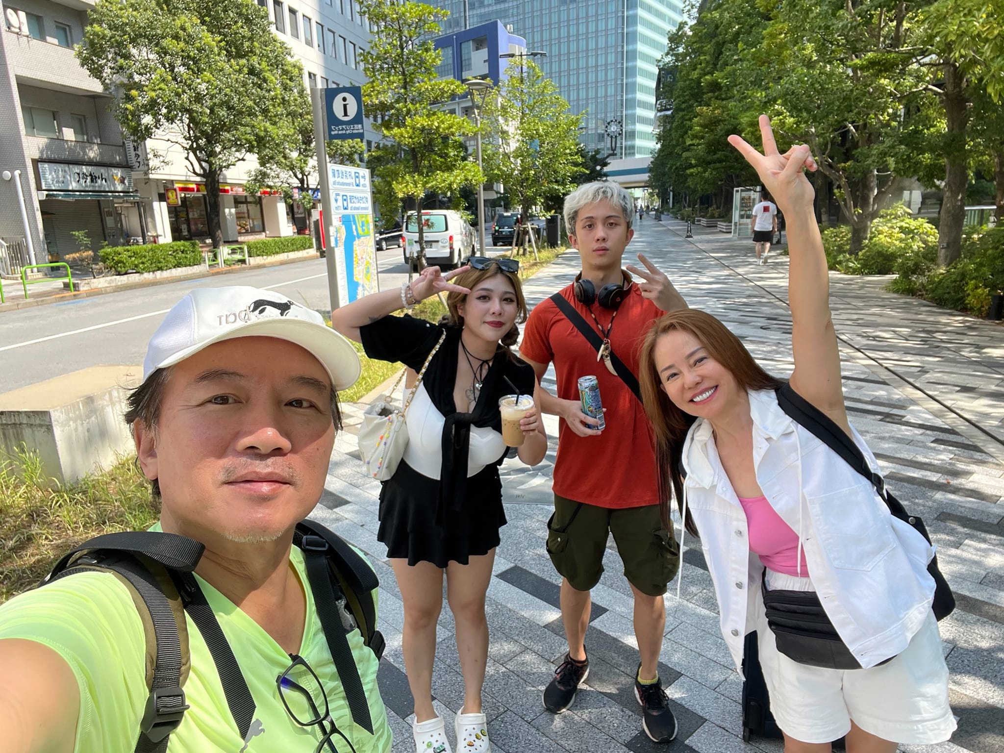 藝人狄鶯和孫鵬一家人赴日本旅遊，狄鶯昨晚開直播數度聊到兒子孫安佐。（翻攝自狄鶯臉書）