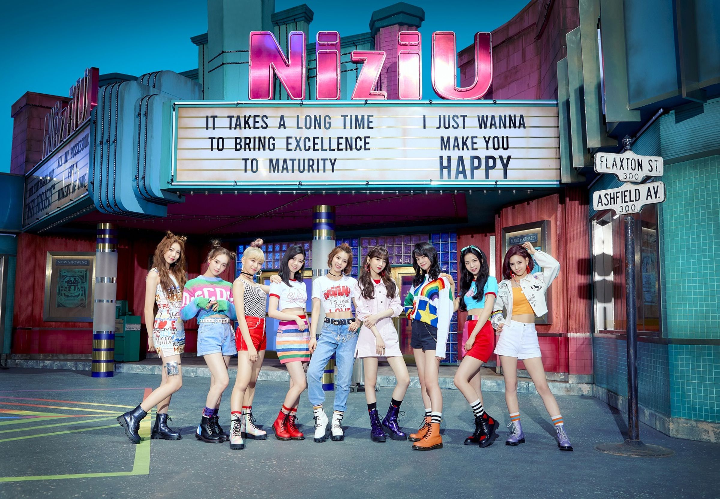  NiziU九位成員透過選秀脫穎而出，首張單曲〈Make You Happy〉即造成轟動。（Sony Music提供）
